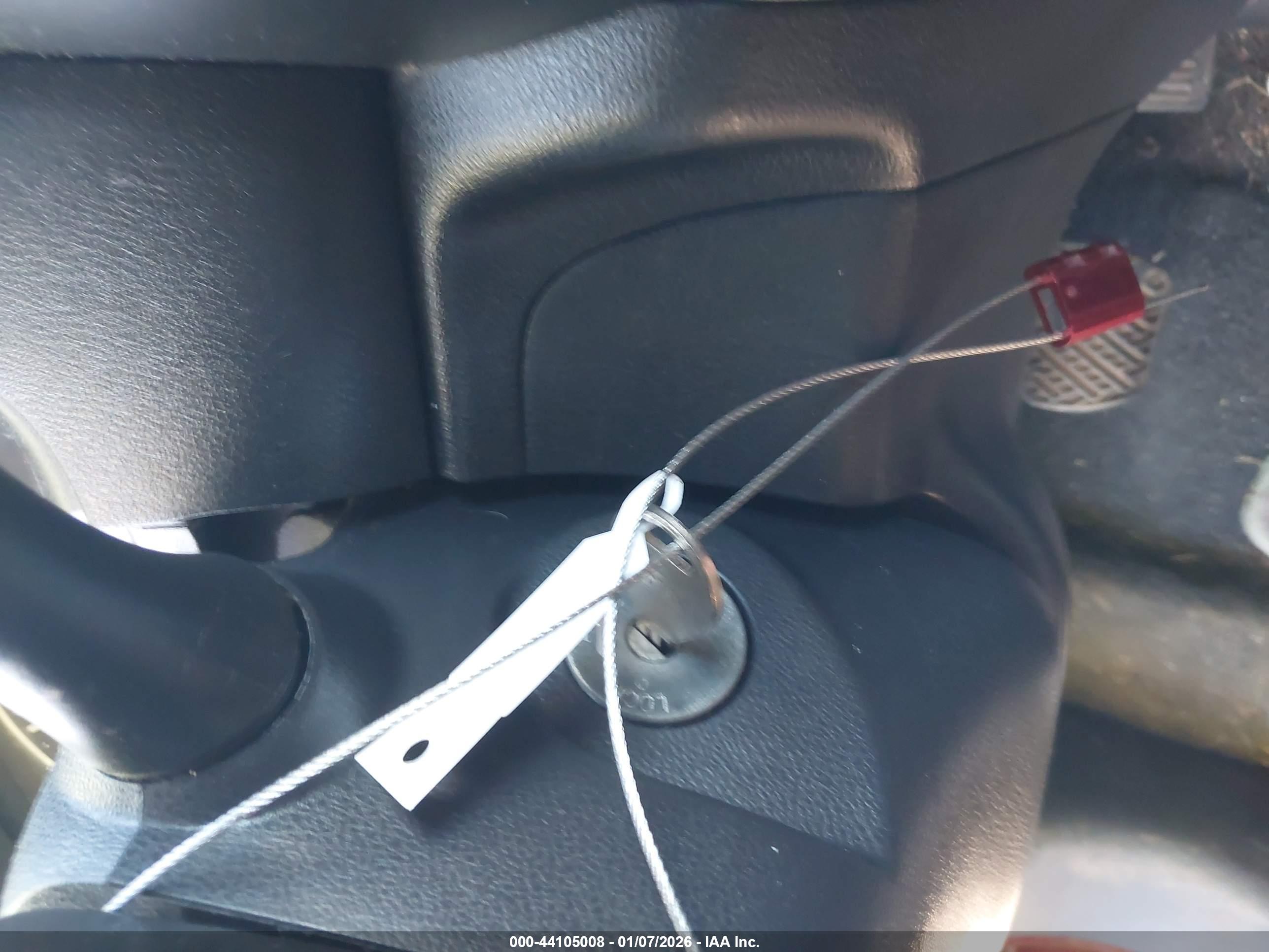 NISSAN VERSA image 11