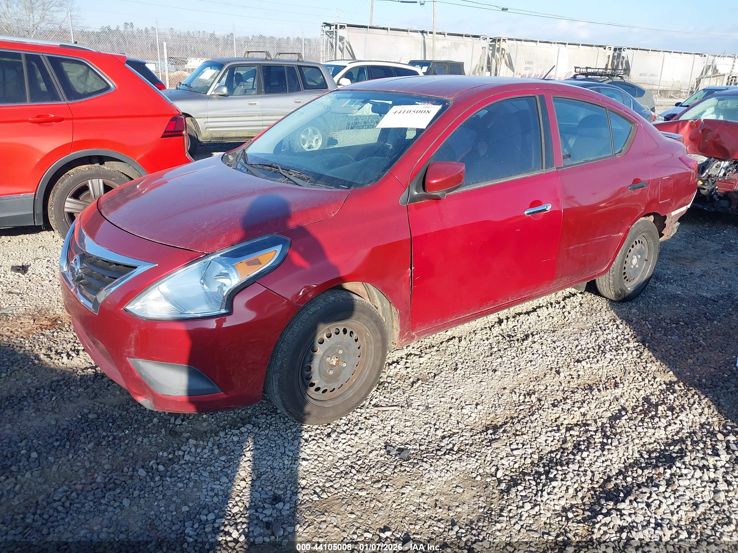 NISSAN VERSA image 2