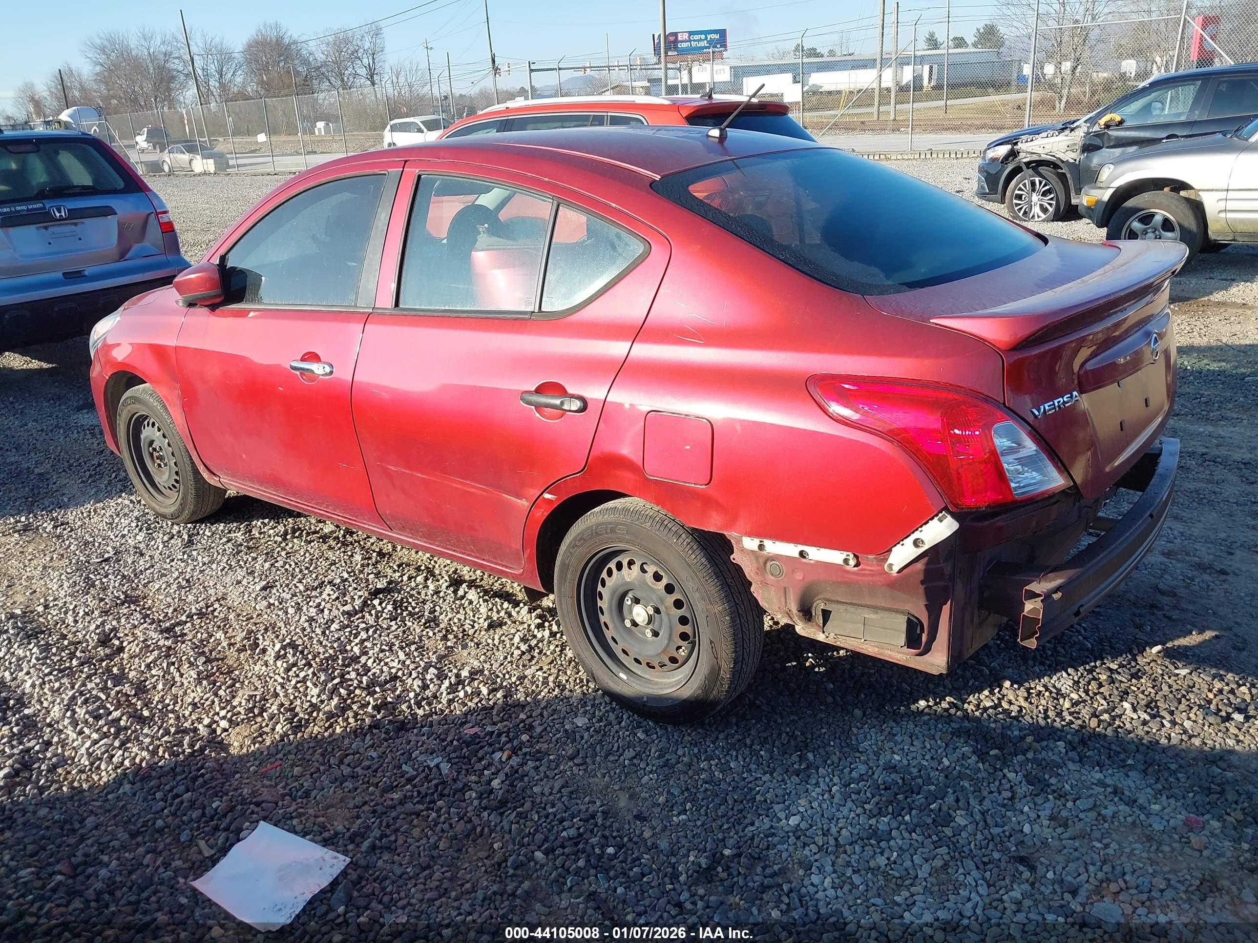 NISSAN VERSA image 3