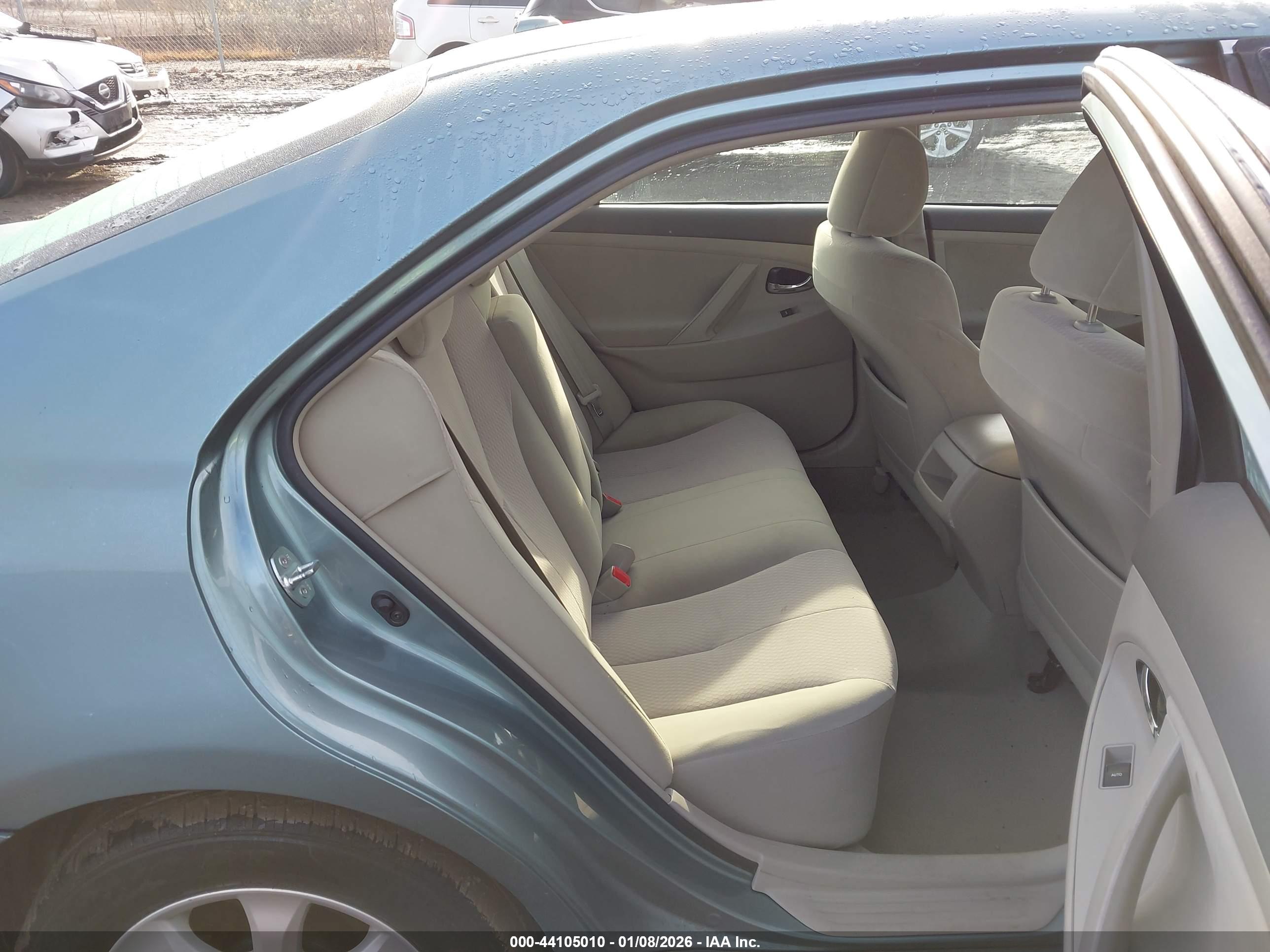 TOYOTA CAMRY image 8