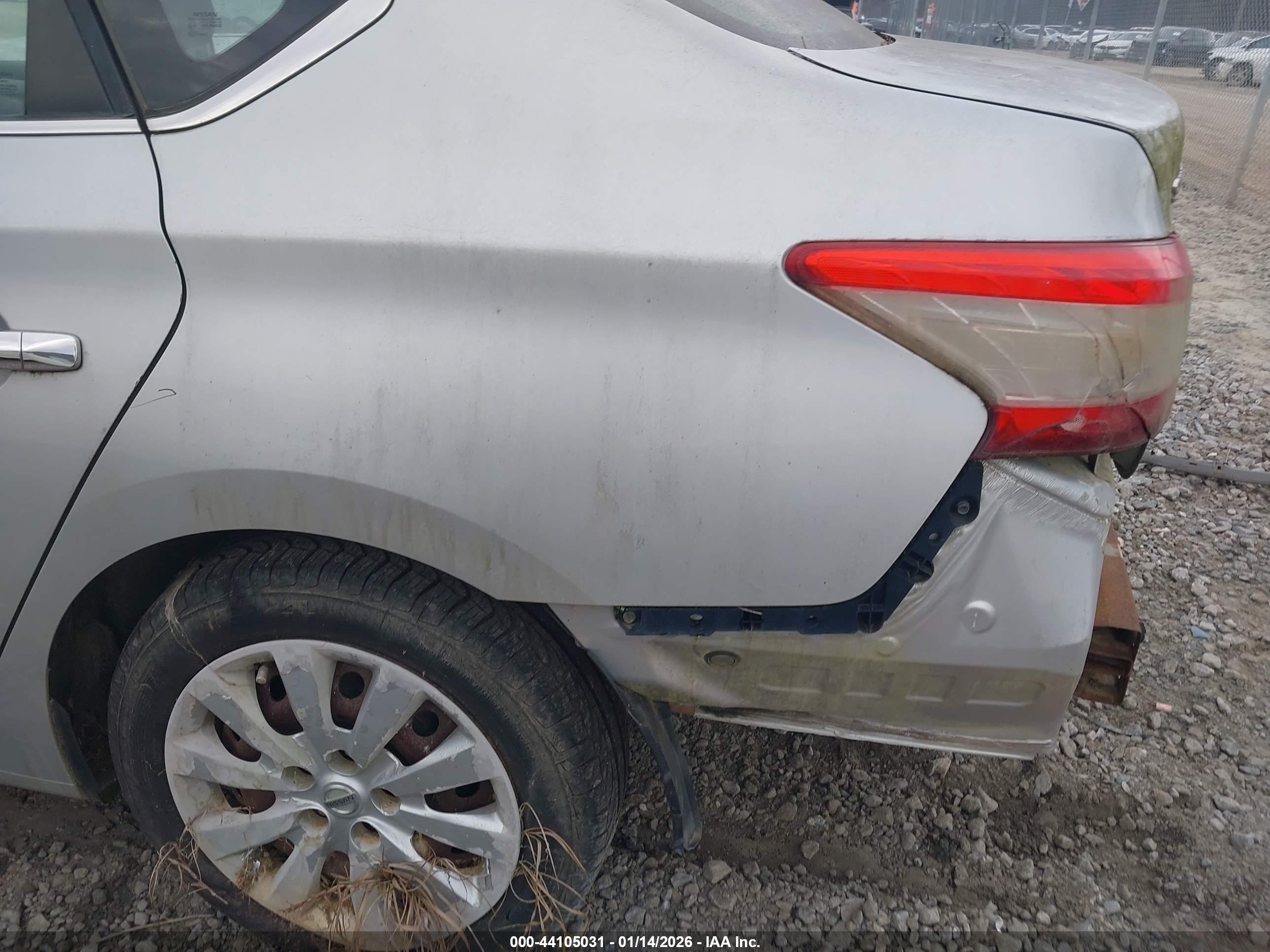 NISSAN SENTRA image 6