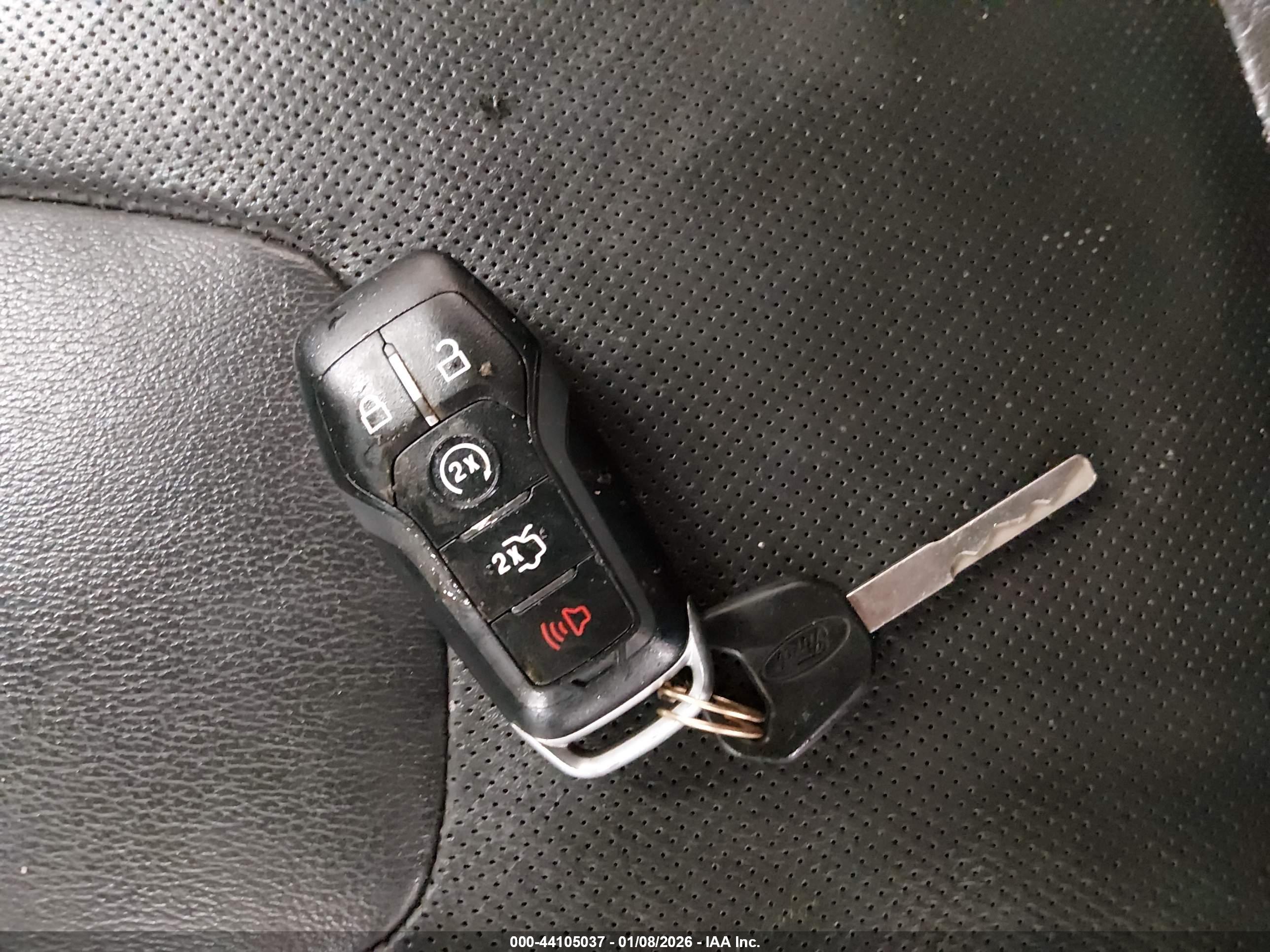FORD FUSION image 11
