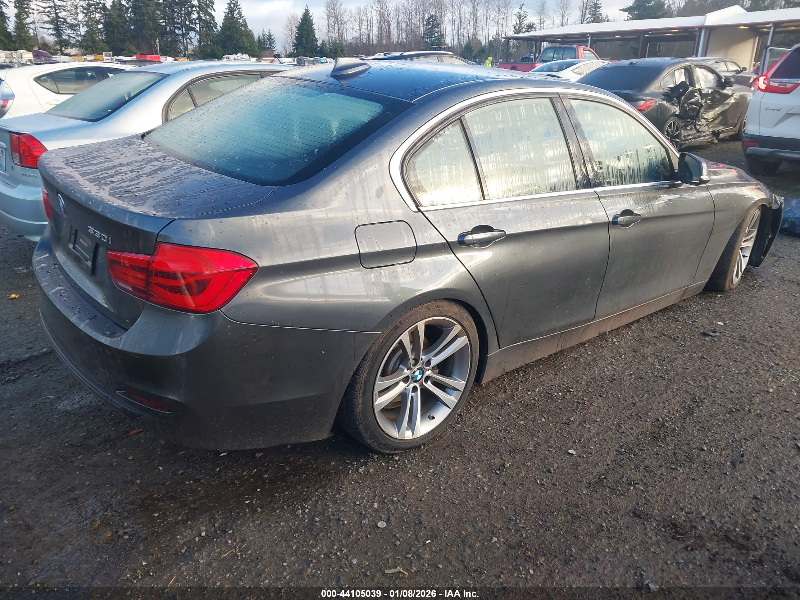 BMW 330I image 4