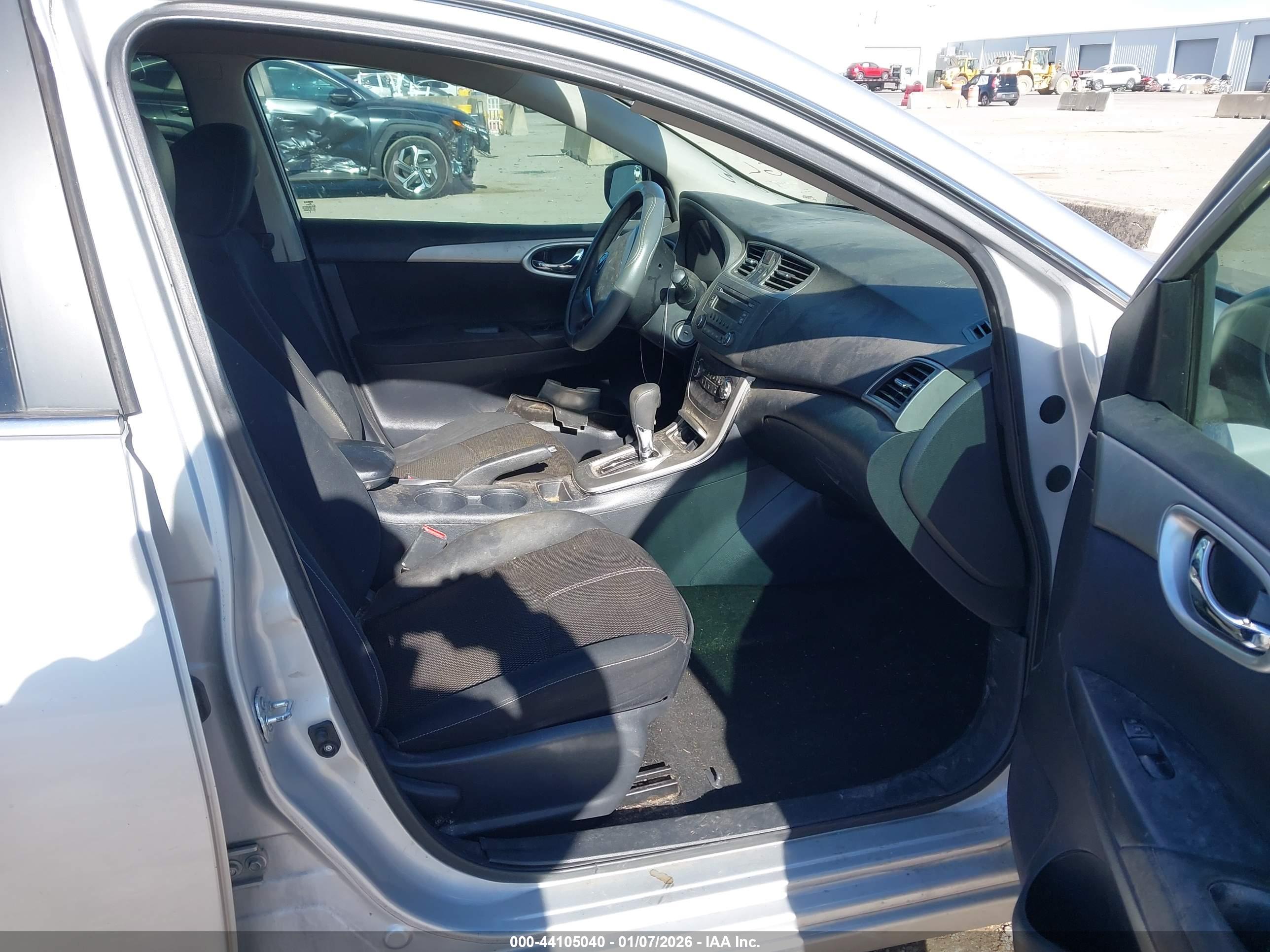 NISSAN SENTRA image 5