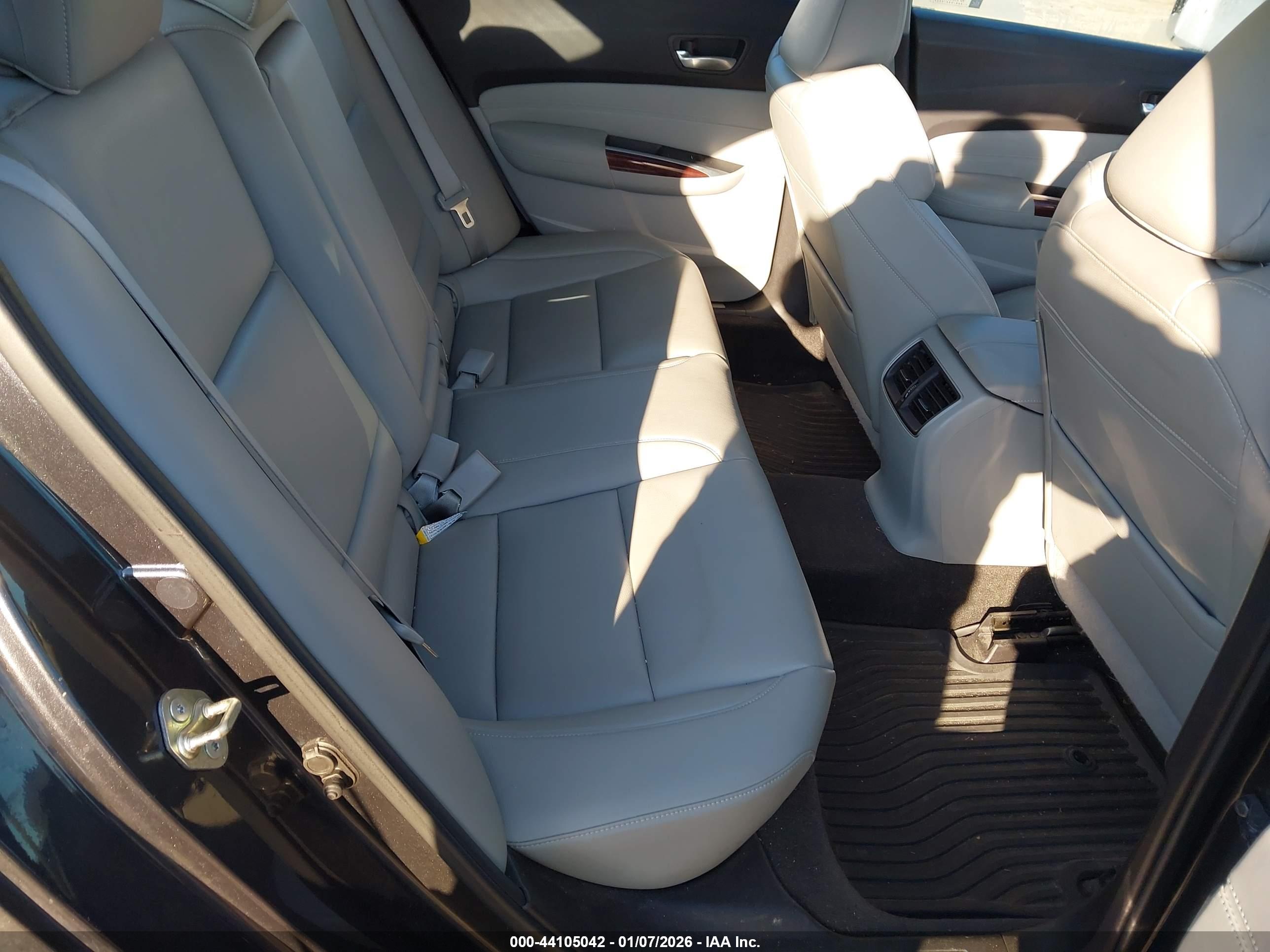 ACURA TLX image 8