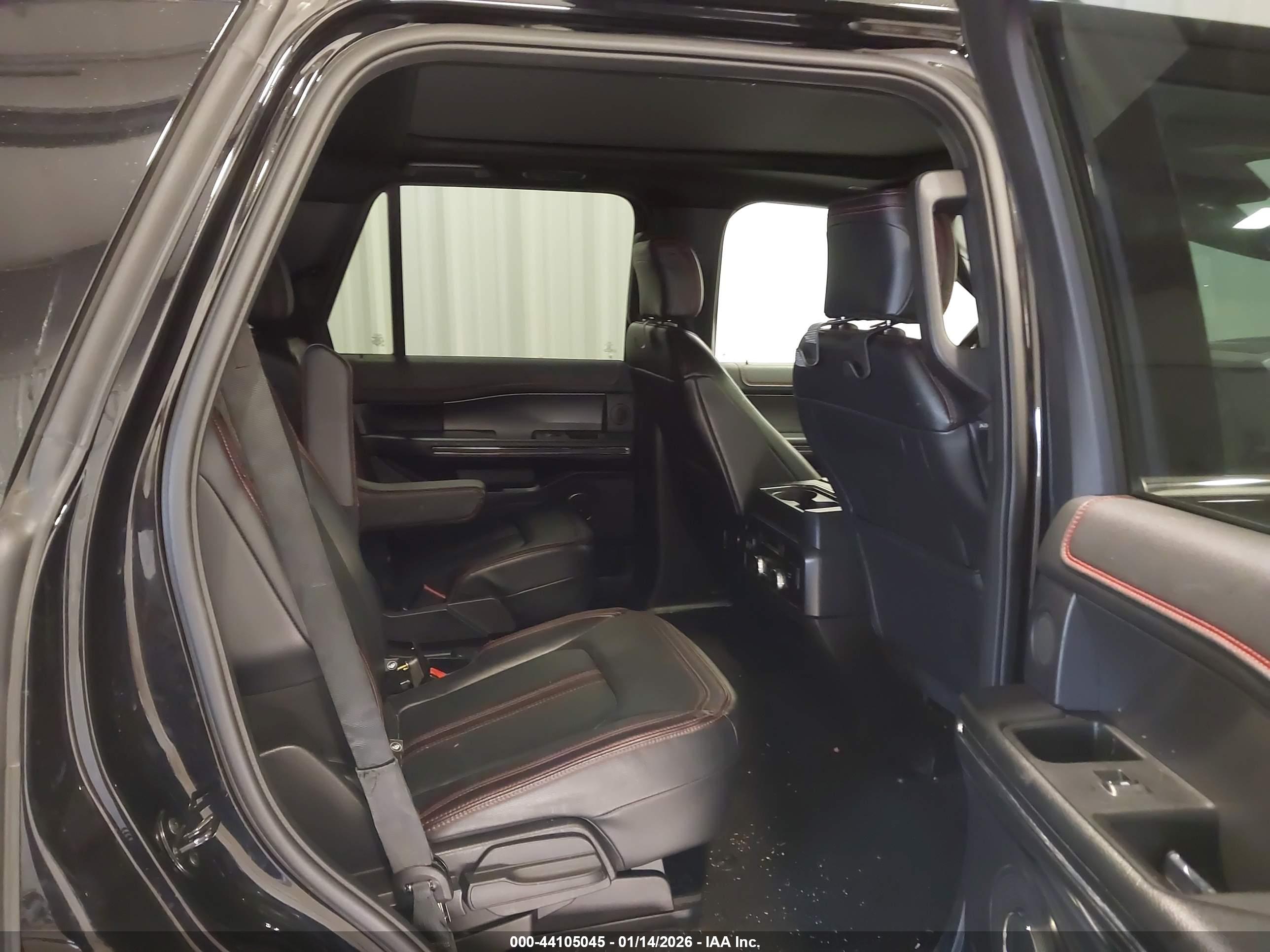 FORD EXPEDITION image 8