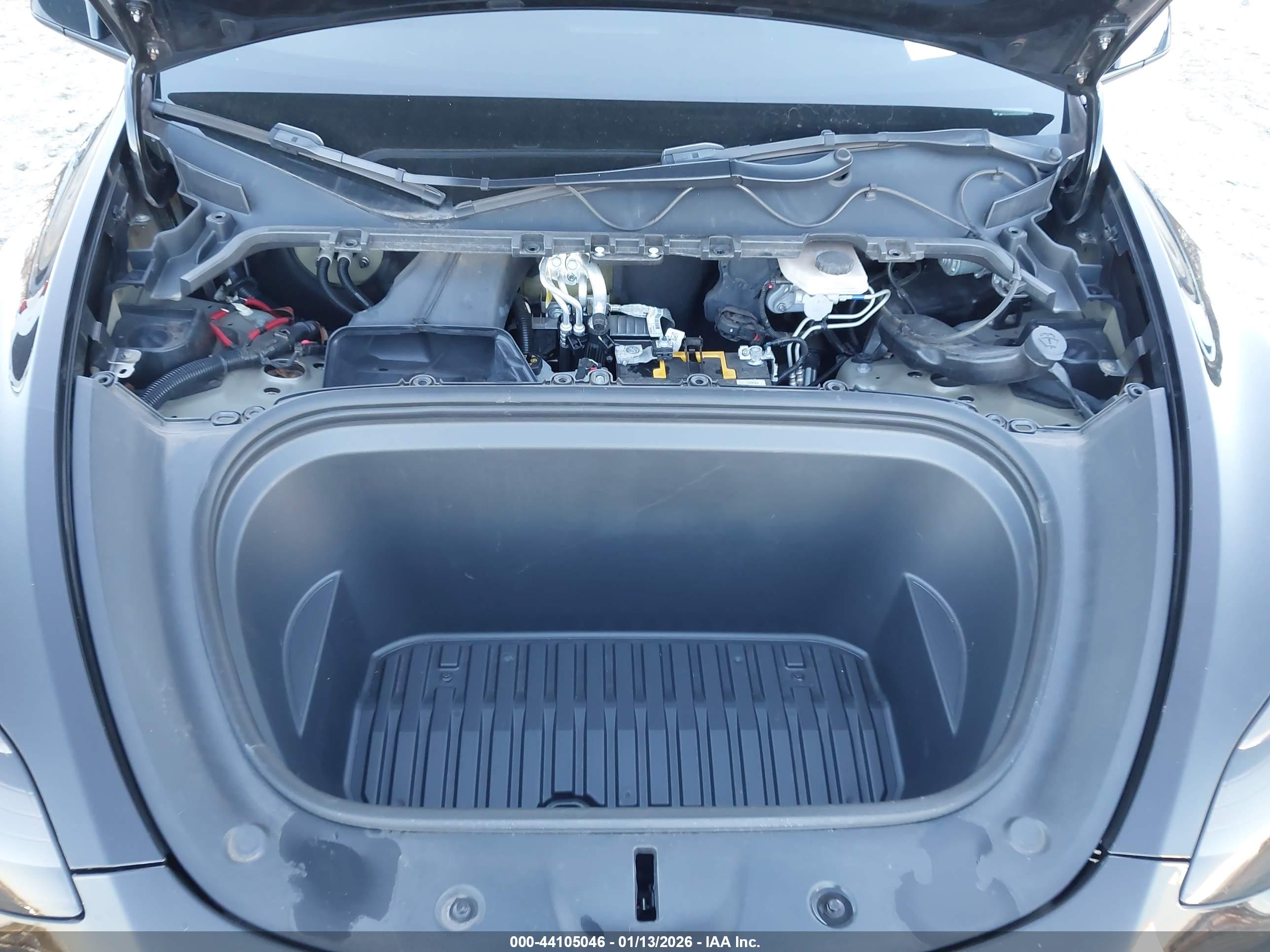 TESLA MODEL image 10