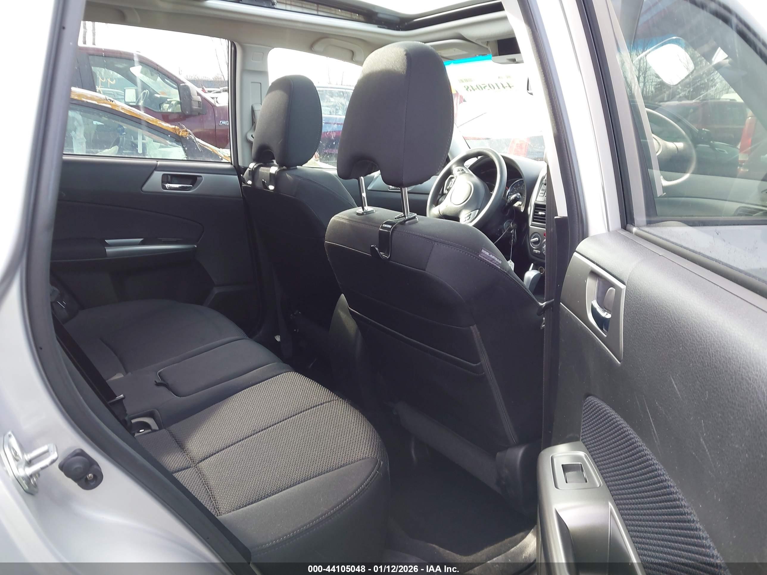 SUBARU FORESTER image 8