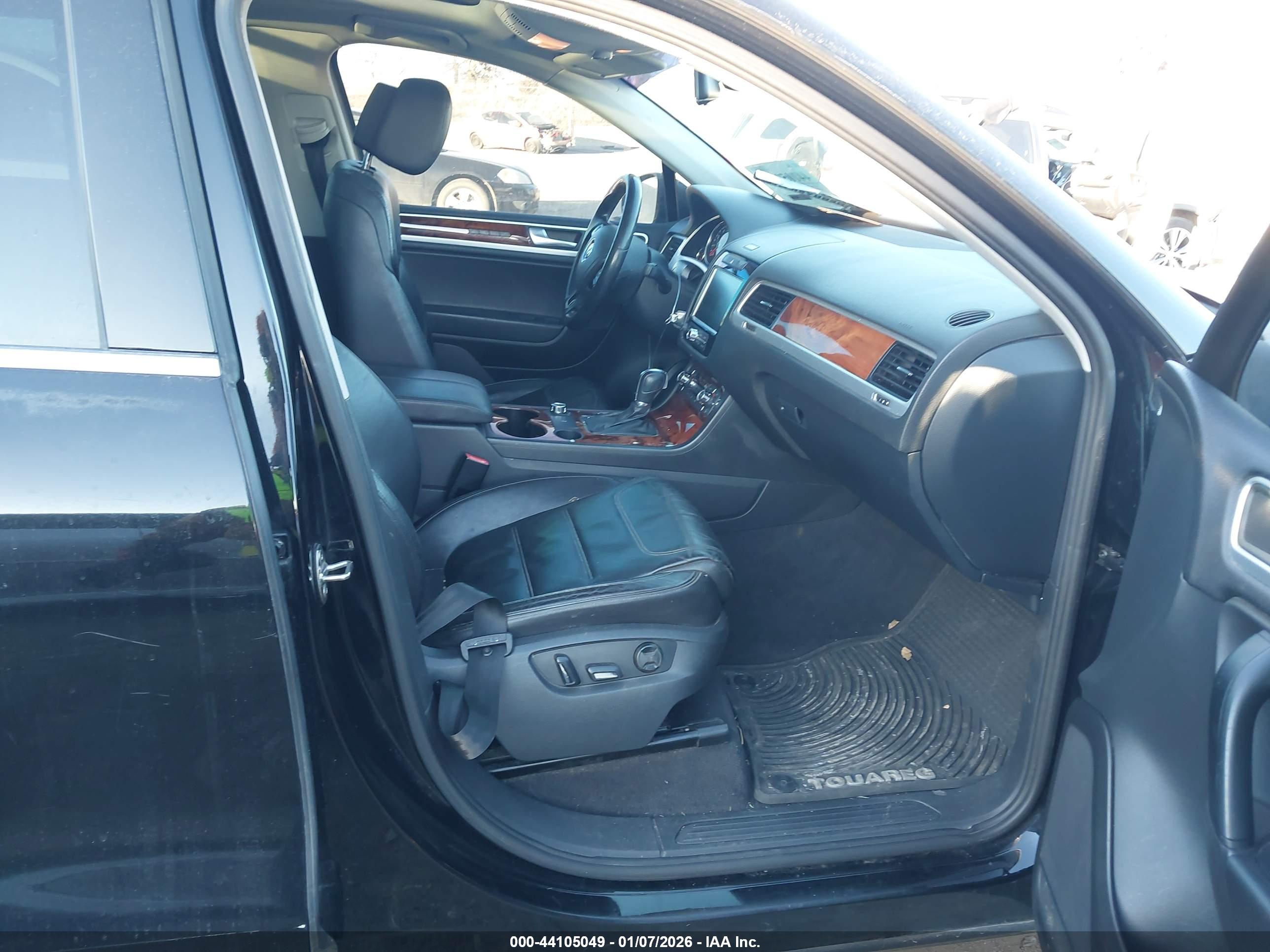 VOLKSWAGEN TOUAREG image 5
