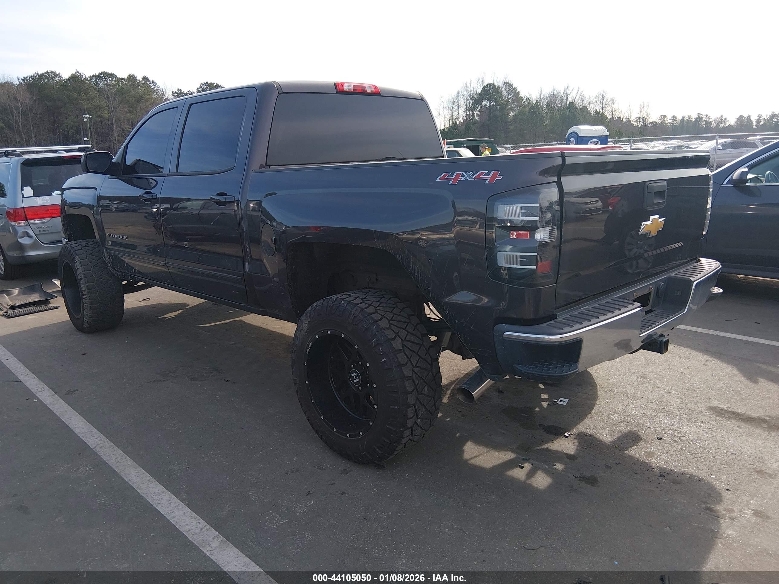 CHEVROLET SILVERADO image 3