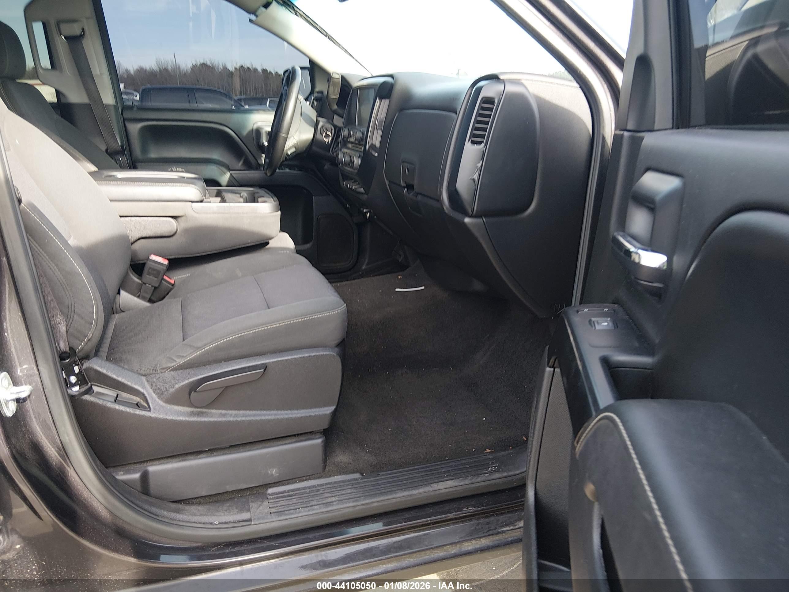 CHEVROLET SILVERADO image 5