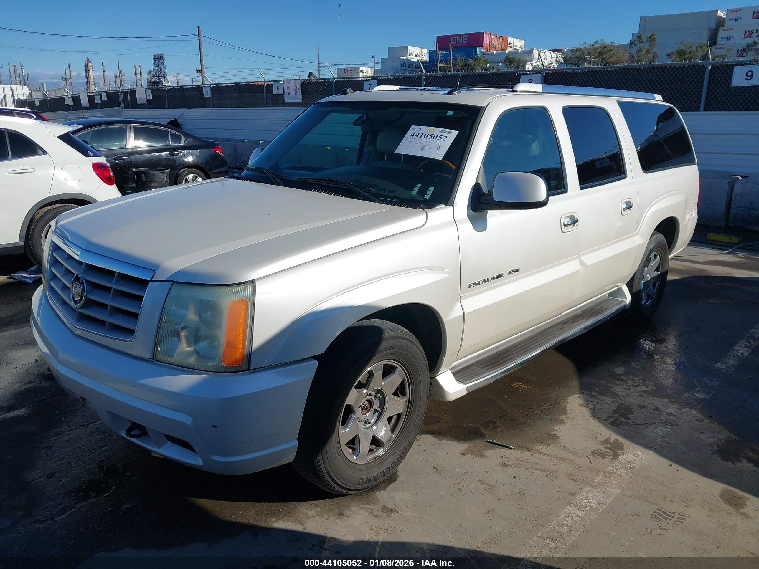 CADILLAC ESCALADE image 2