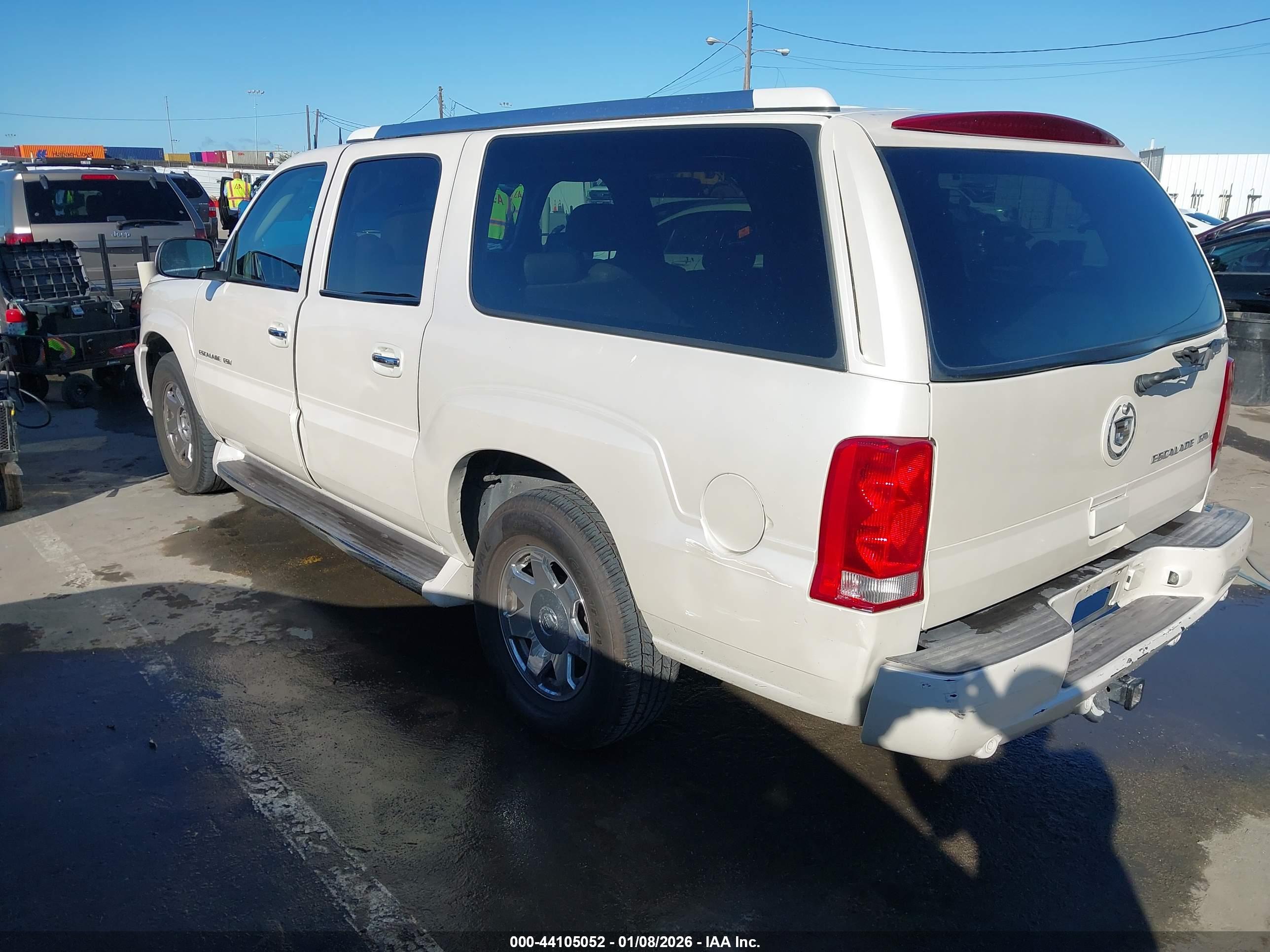 CADILLAC ESCALADE image 3