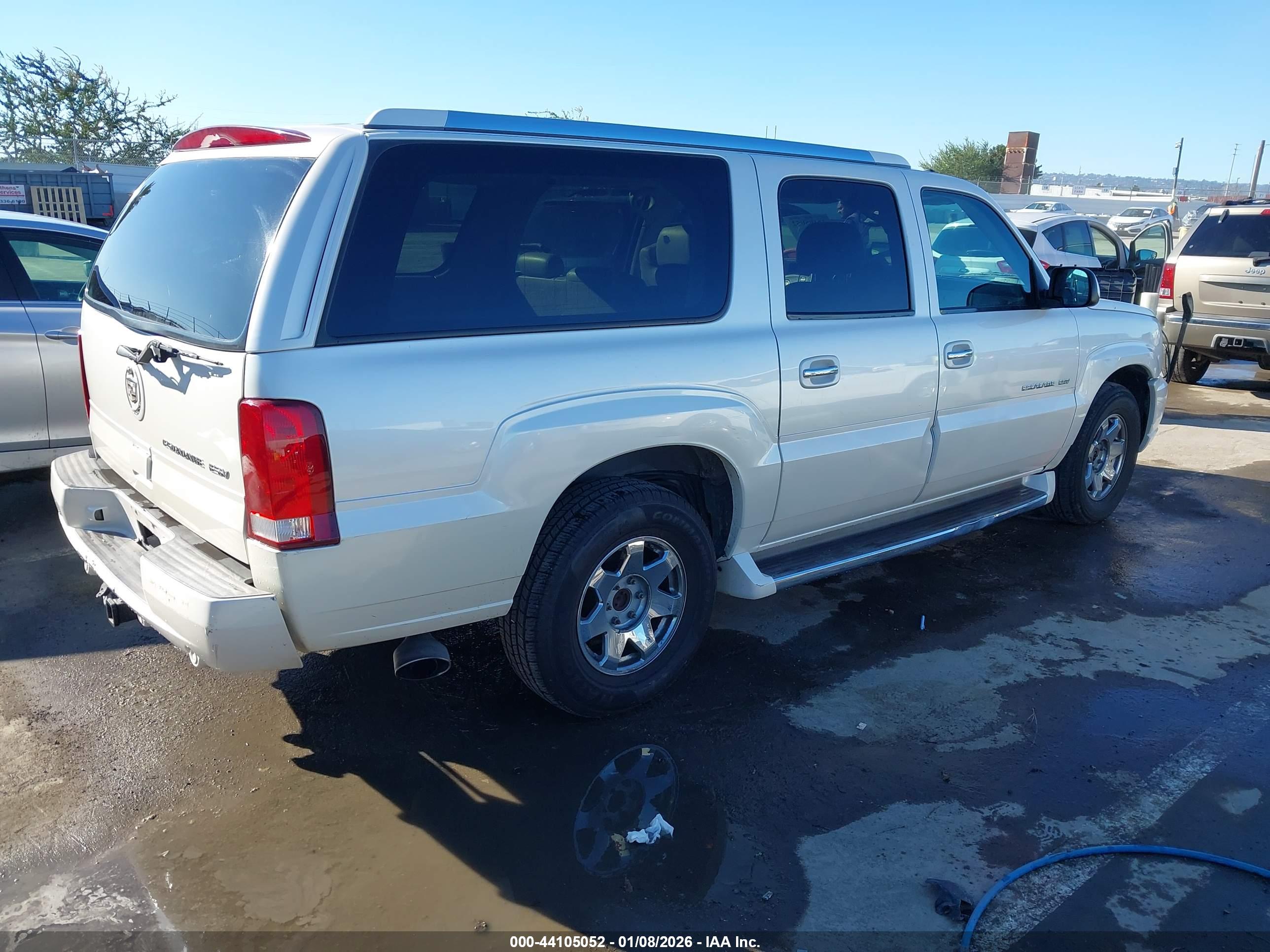 CADILLAC ESCALADE image 4