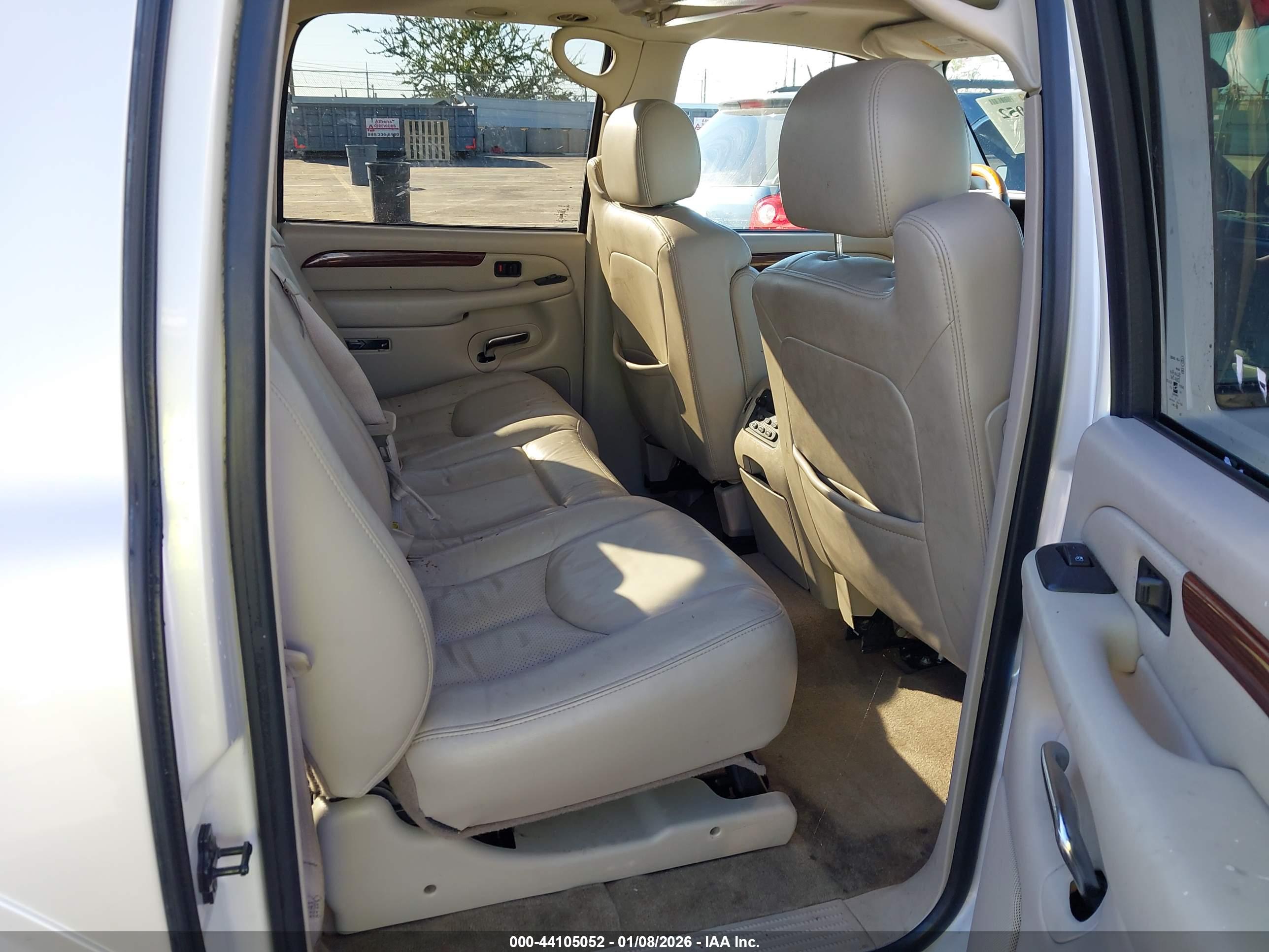 CADILLAC ESCALADE image 8