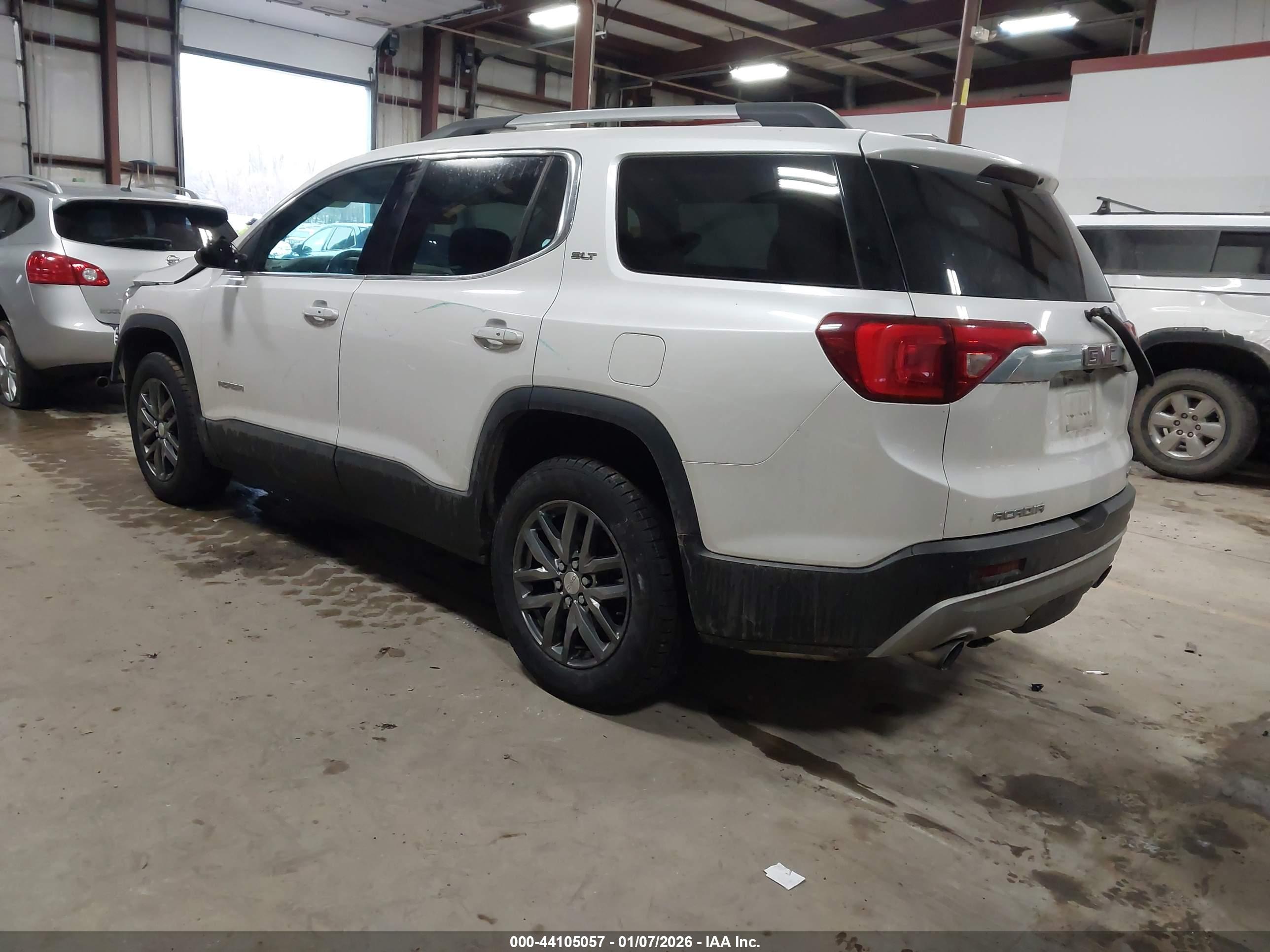 GMC ACADIA image 3