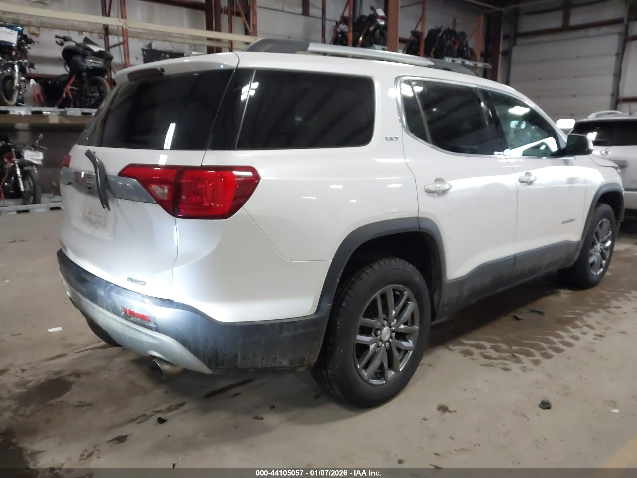 GMC ACADIA image 4