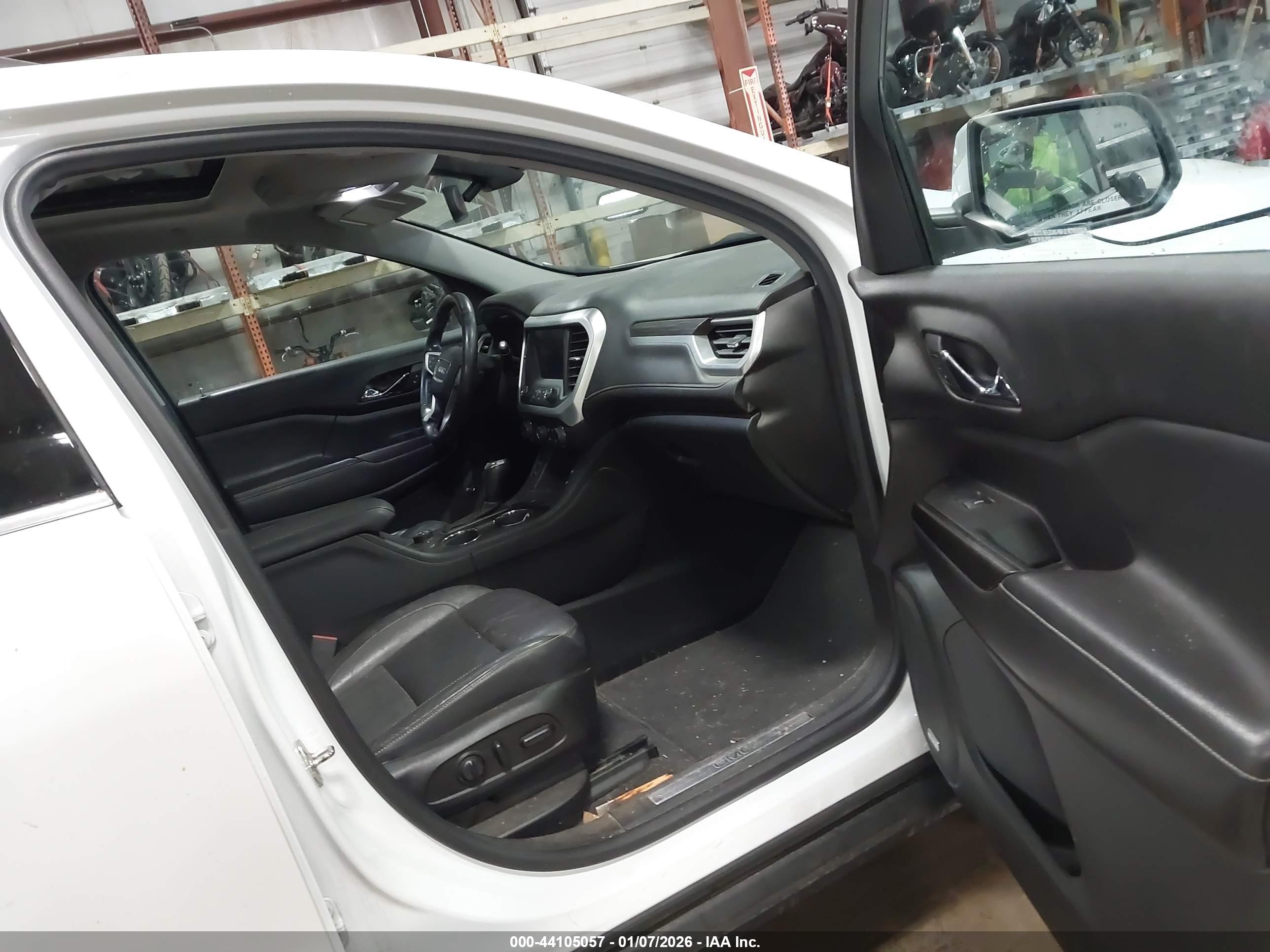 GMC ACADIA image 5