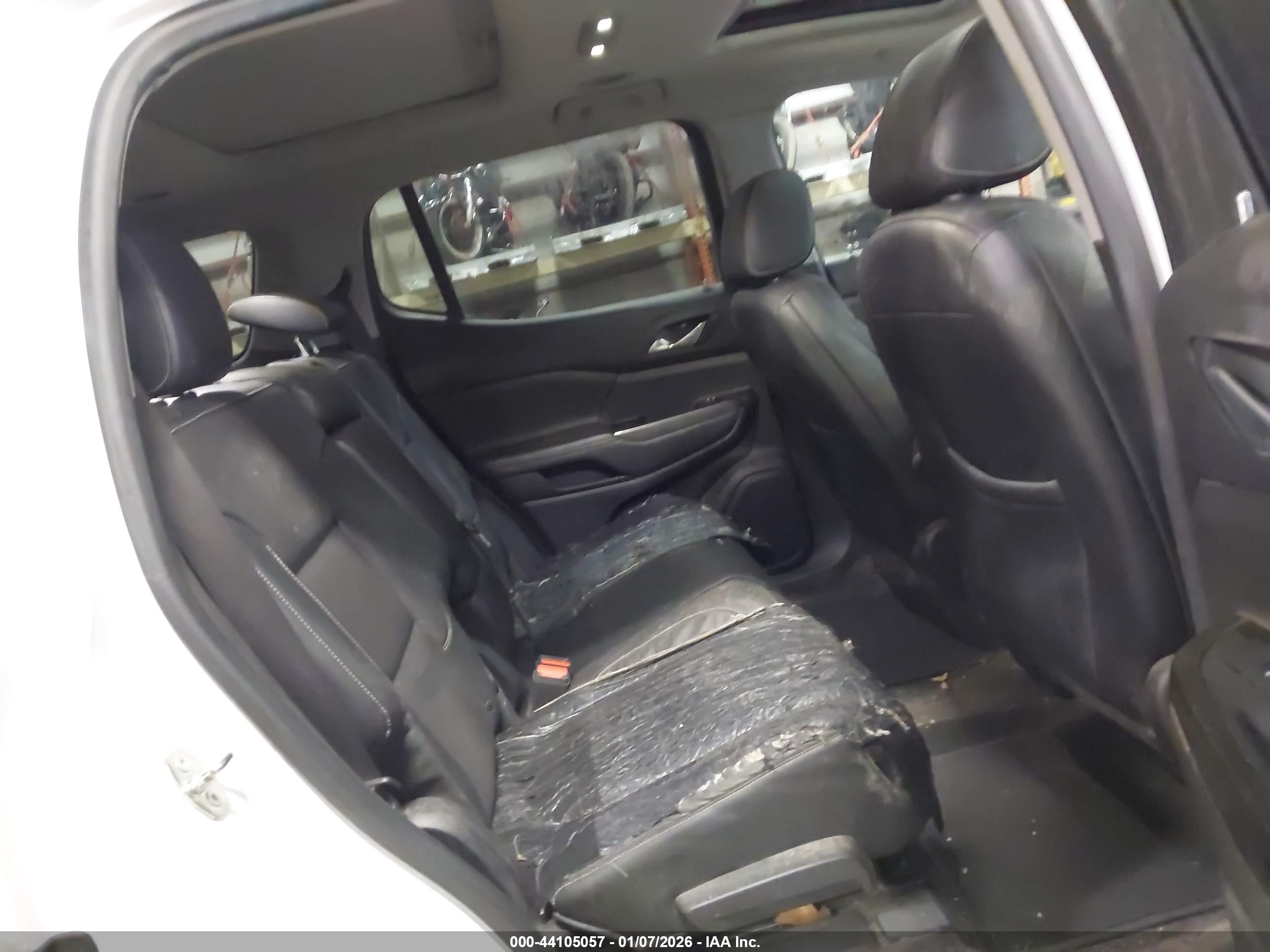 GMC ACADIA image 8