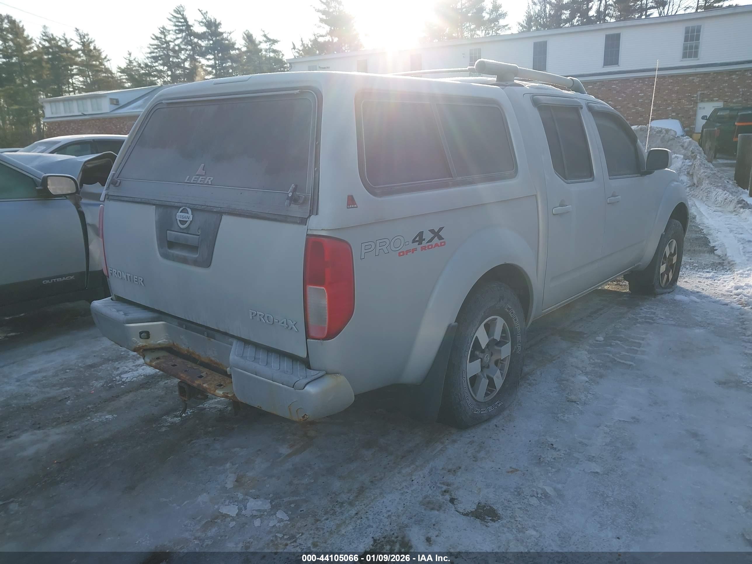 NISSAN FRONTIER image 4