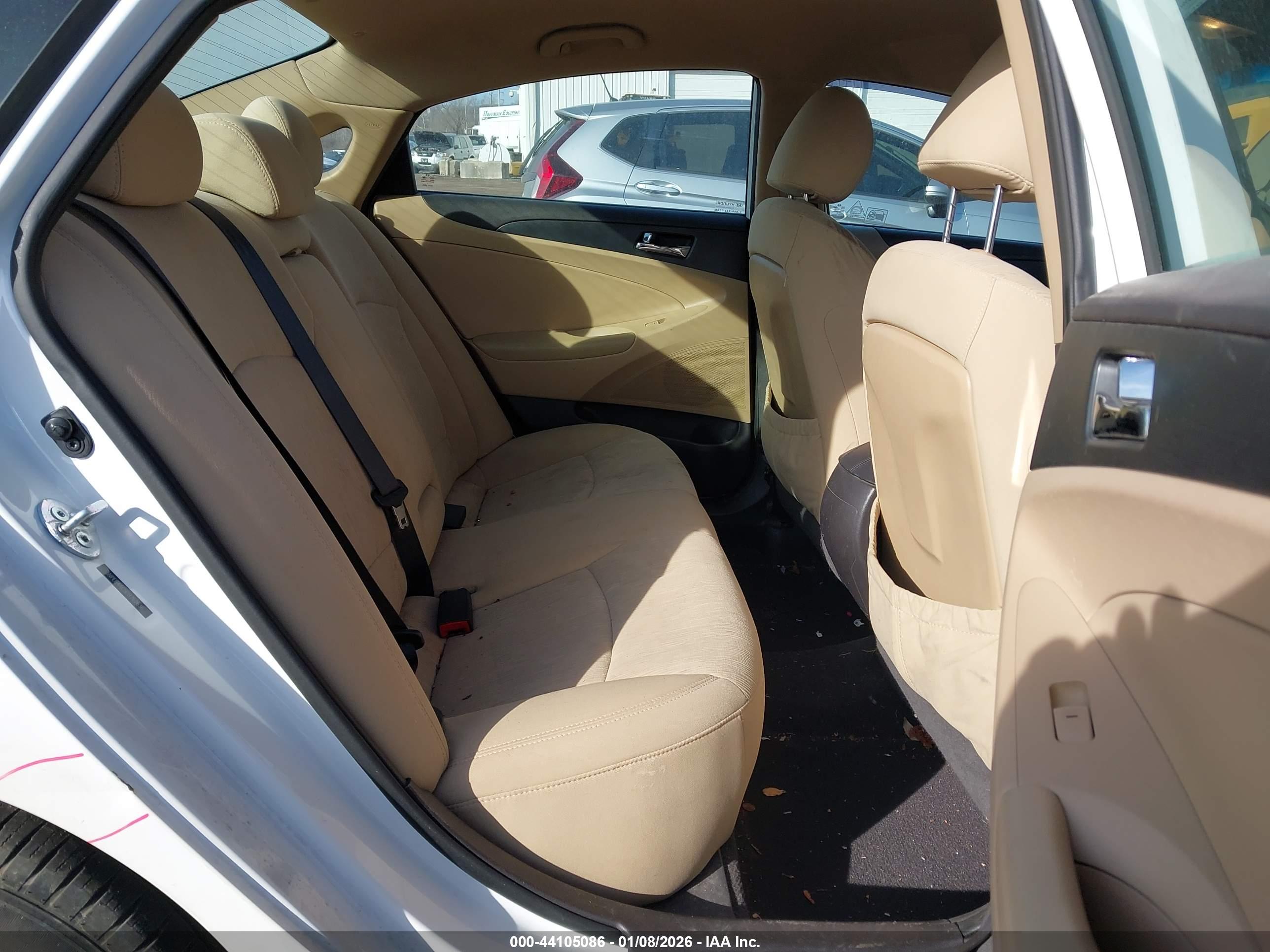 HYUNDAI SONATA image 8