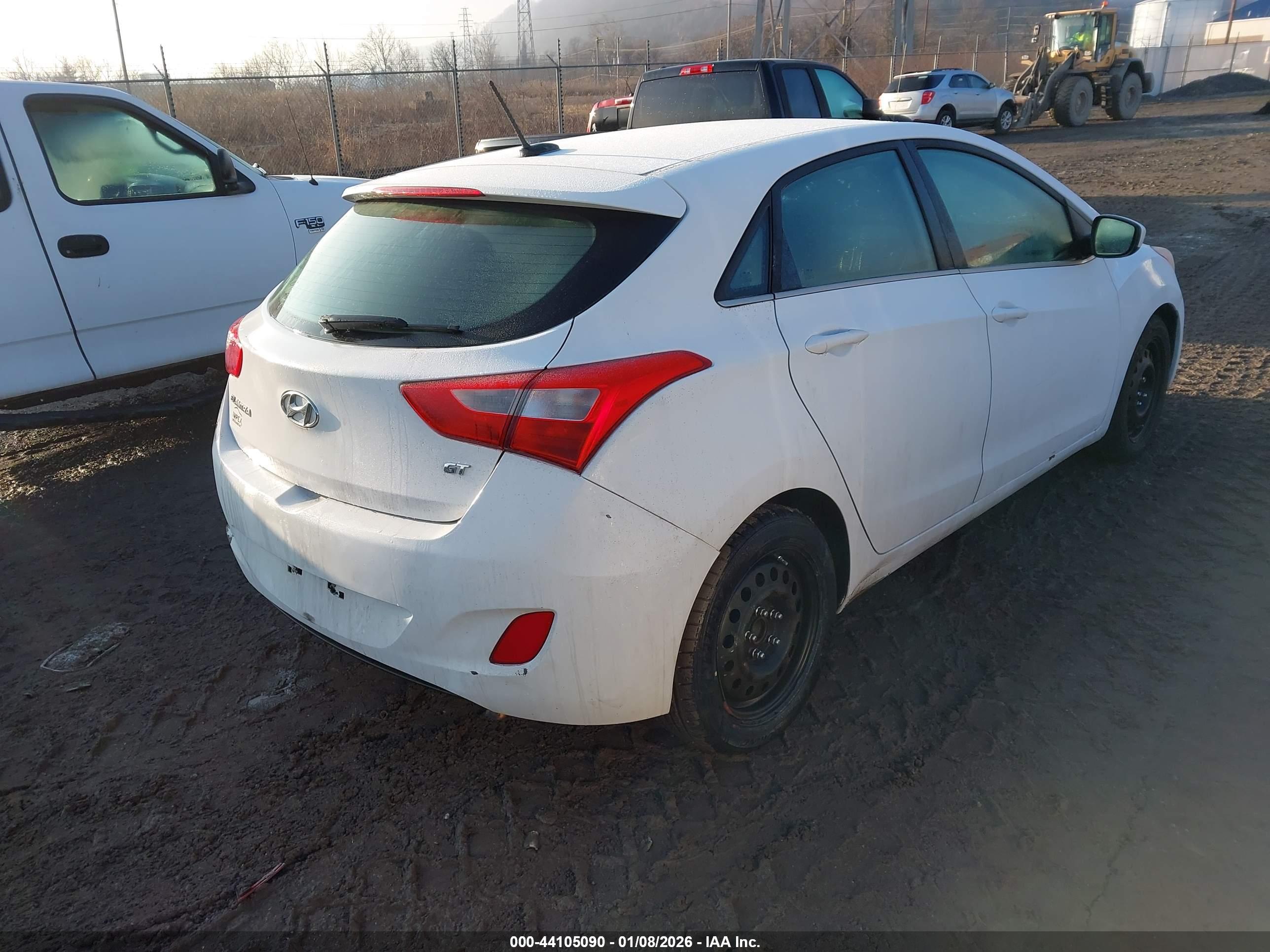 HYUNDAI ELANTRA image 4