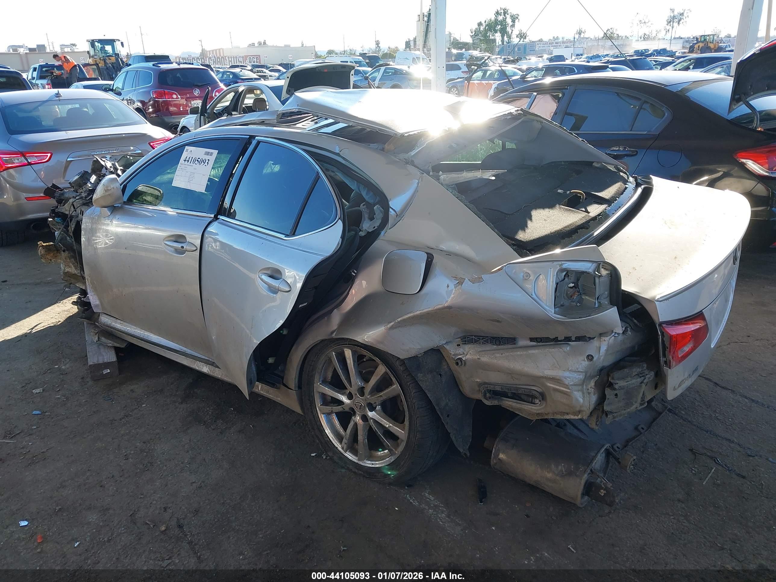 LEXUS IS image 3