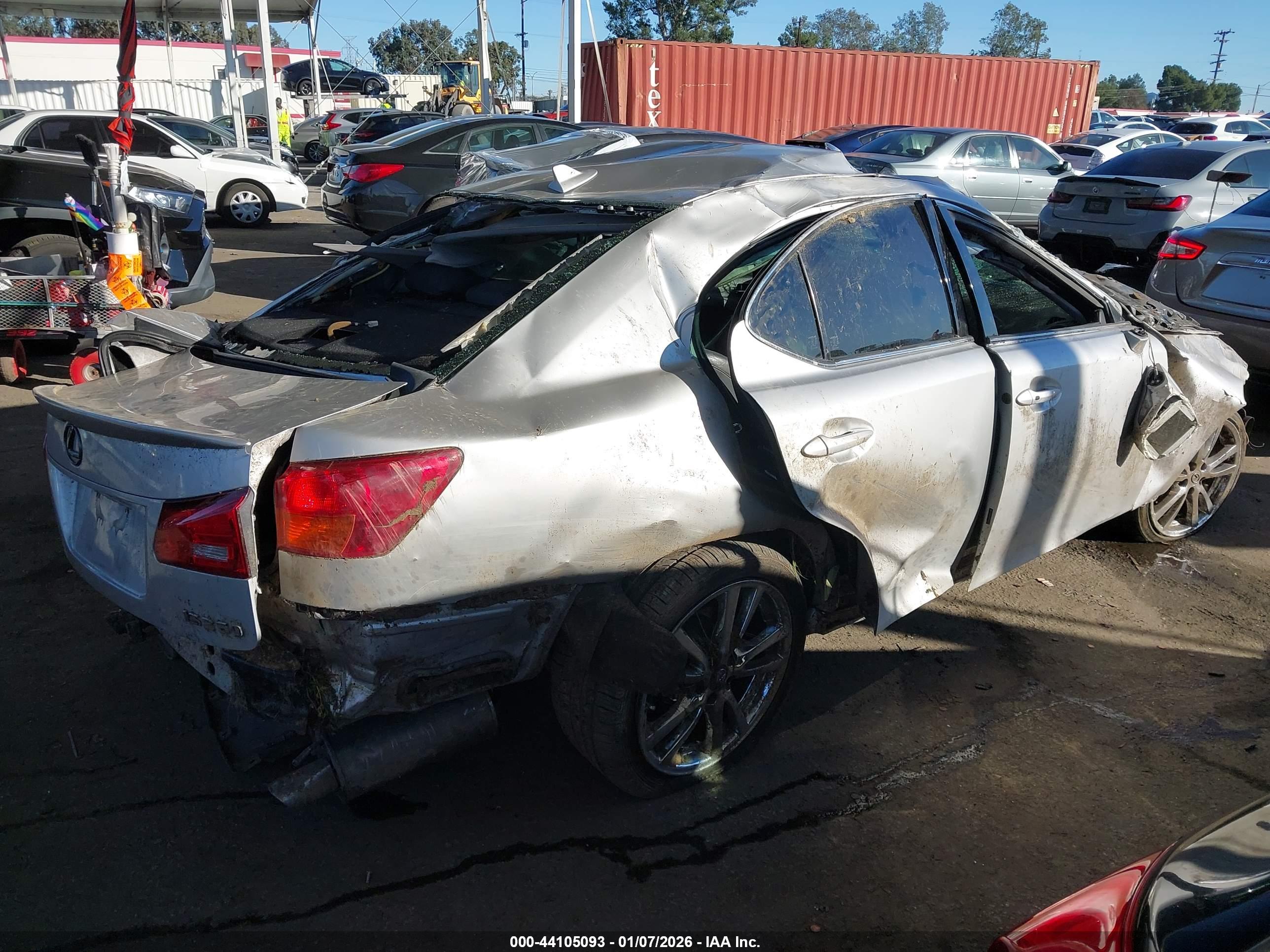 LEXUS IS image 4