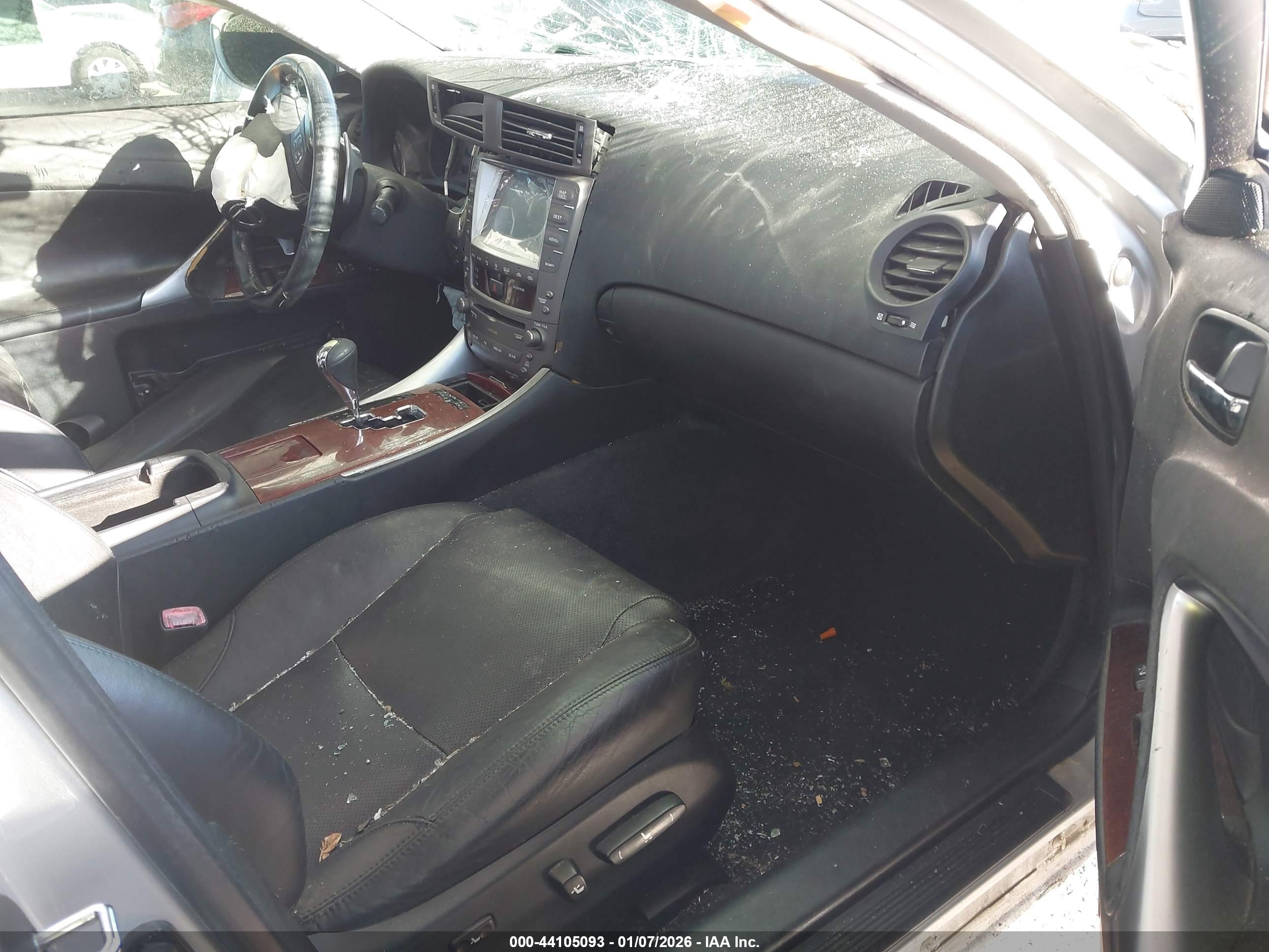 LEXUS IS image 5