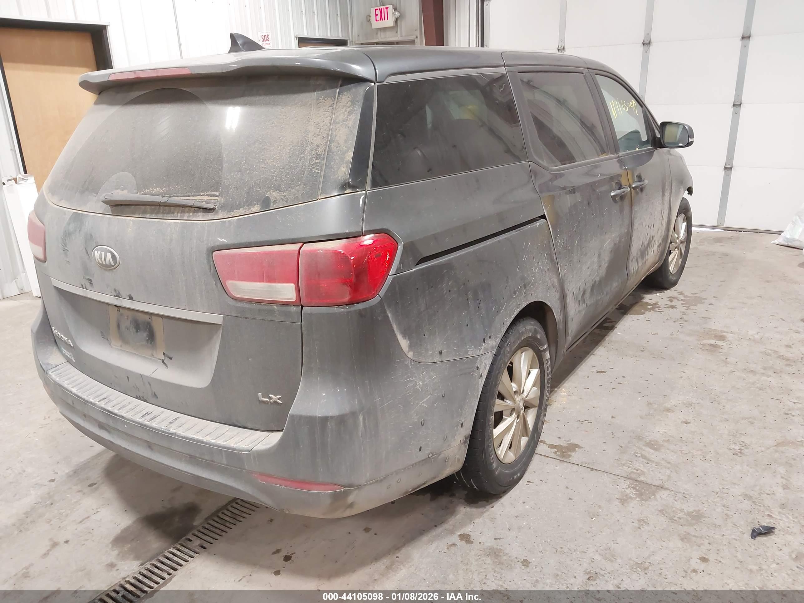 KIA SEDONA image 4