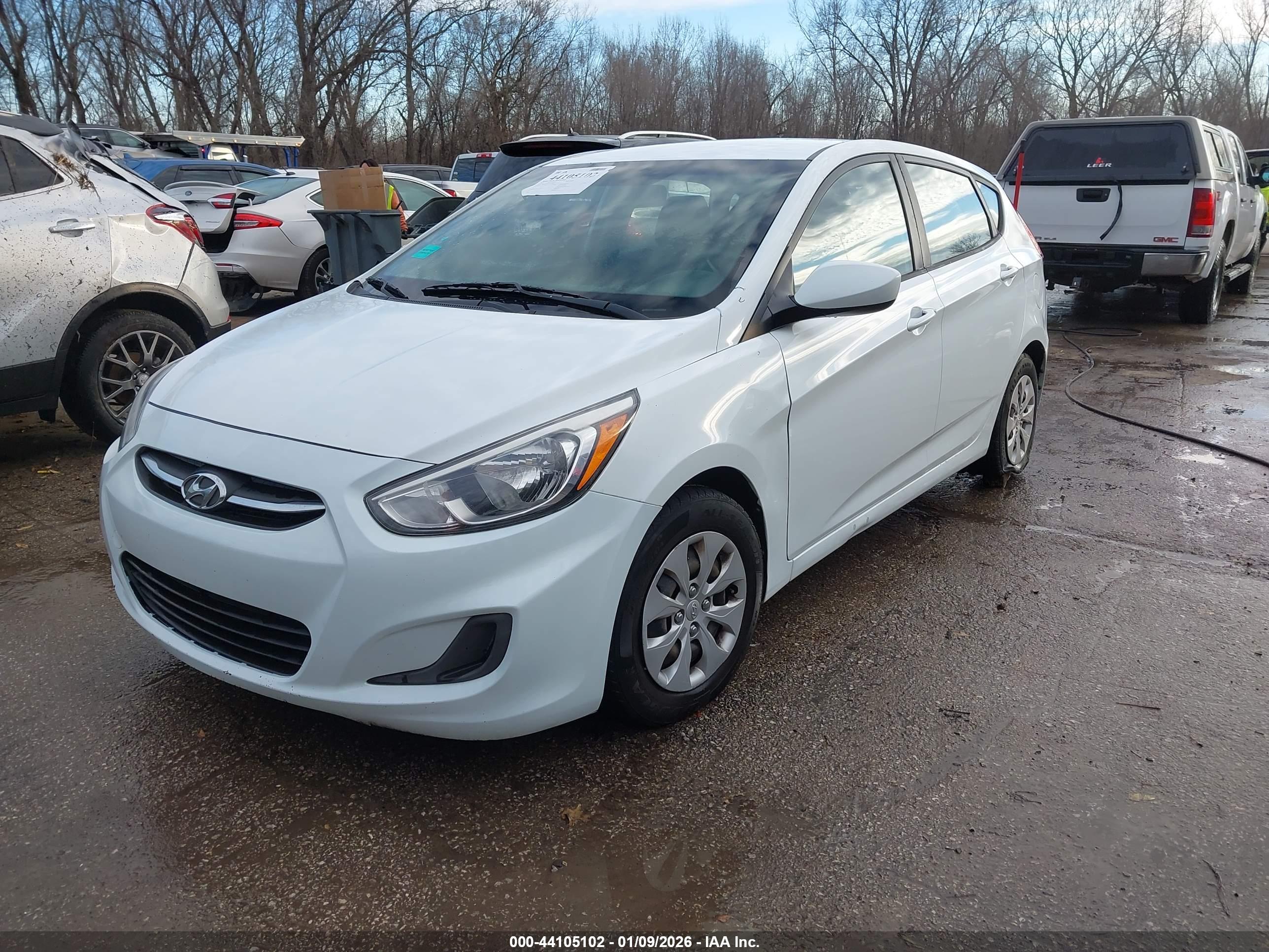 HYUNDAI ACCENT image 2