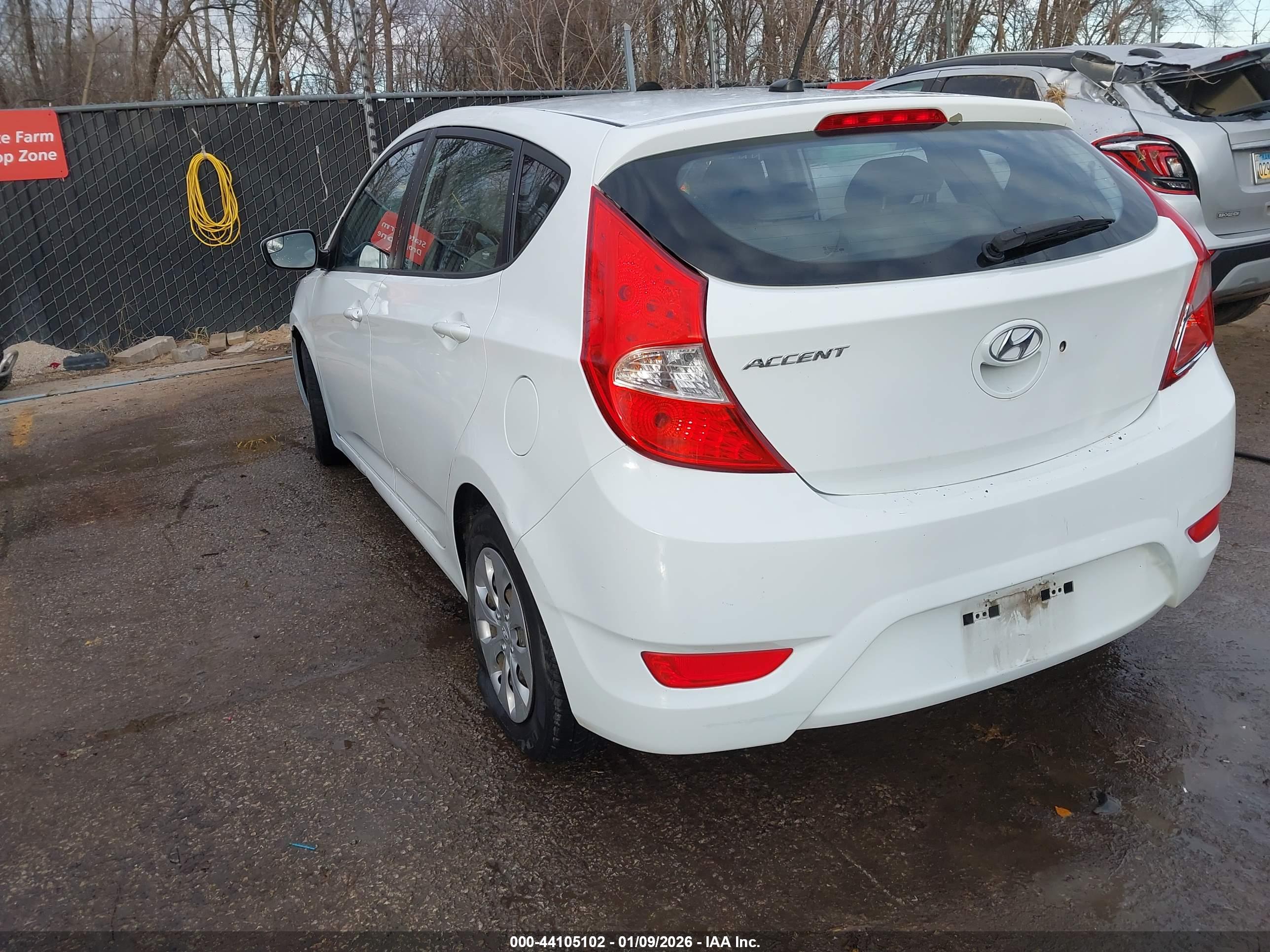 HYUNDAI ACCENT image 3