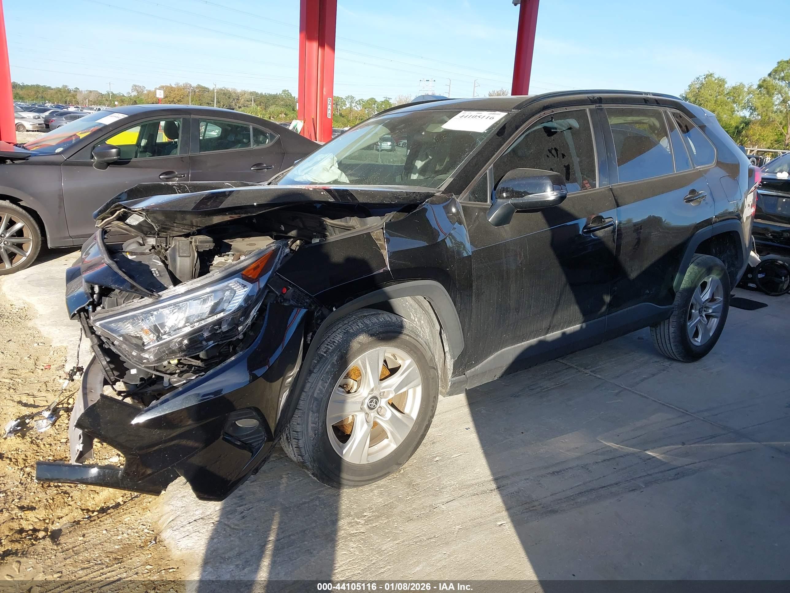 TOYOTA RAV4 image 2