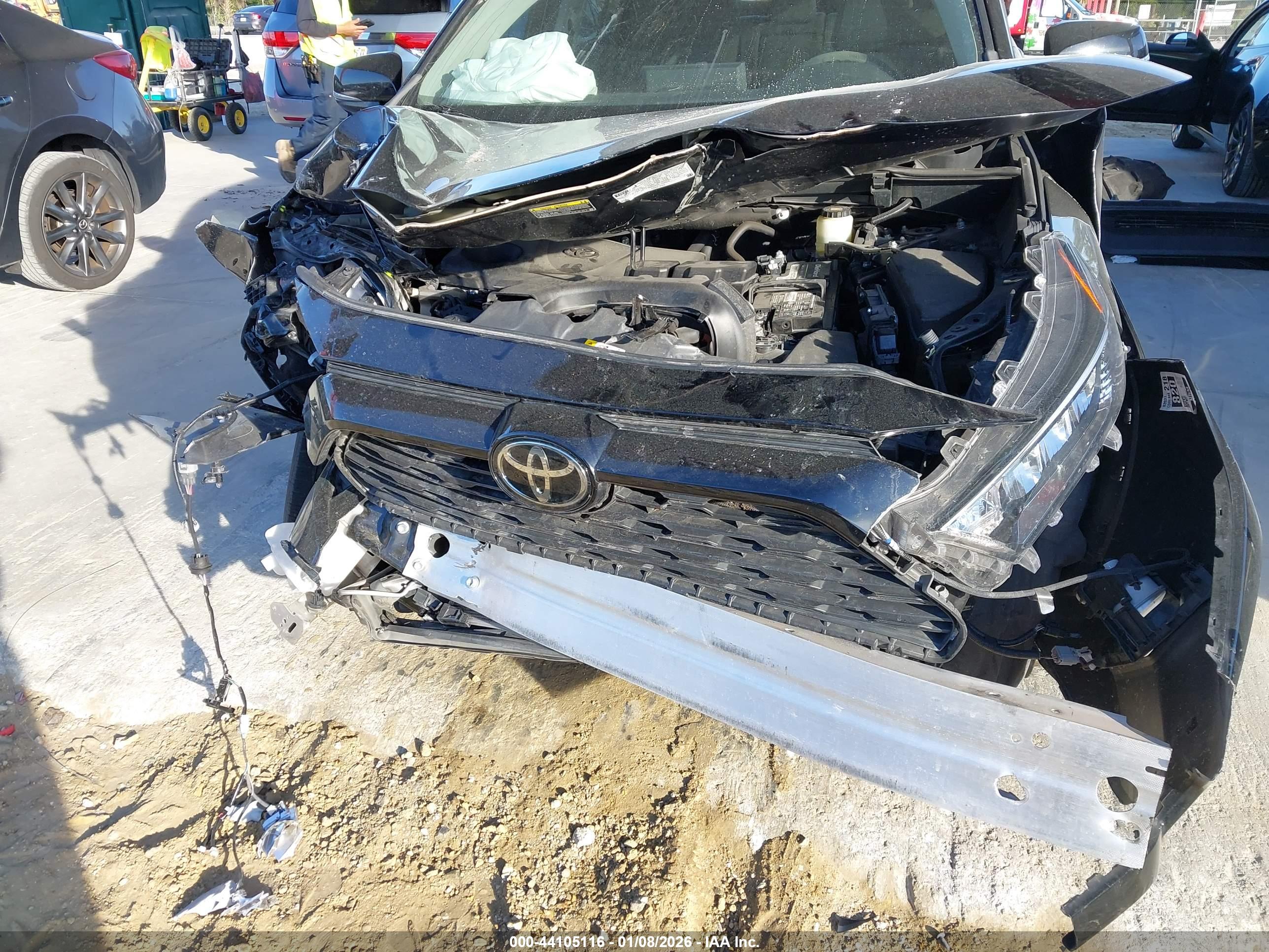 TOYOTA RAV4 image 6