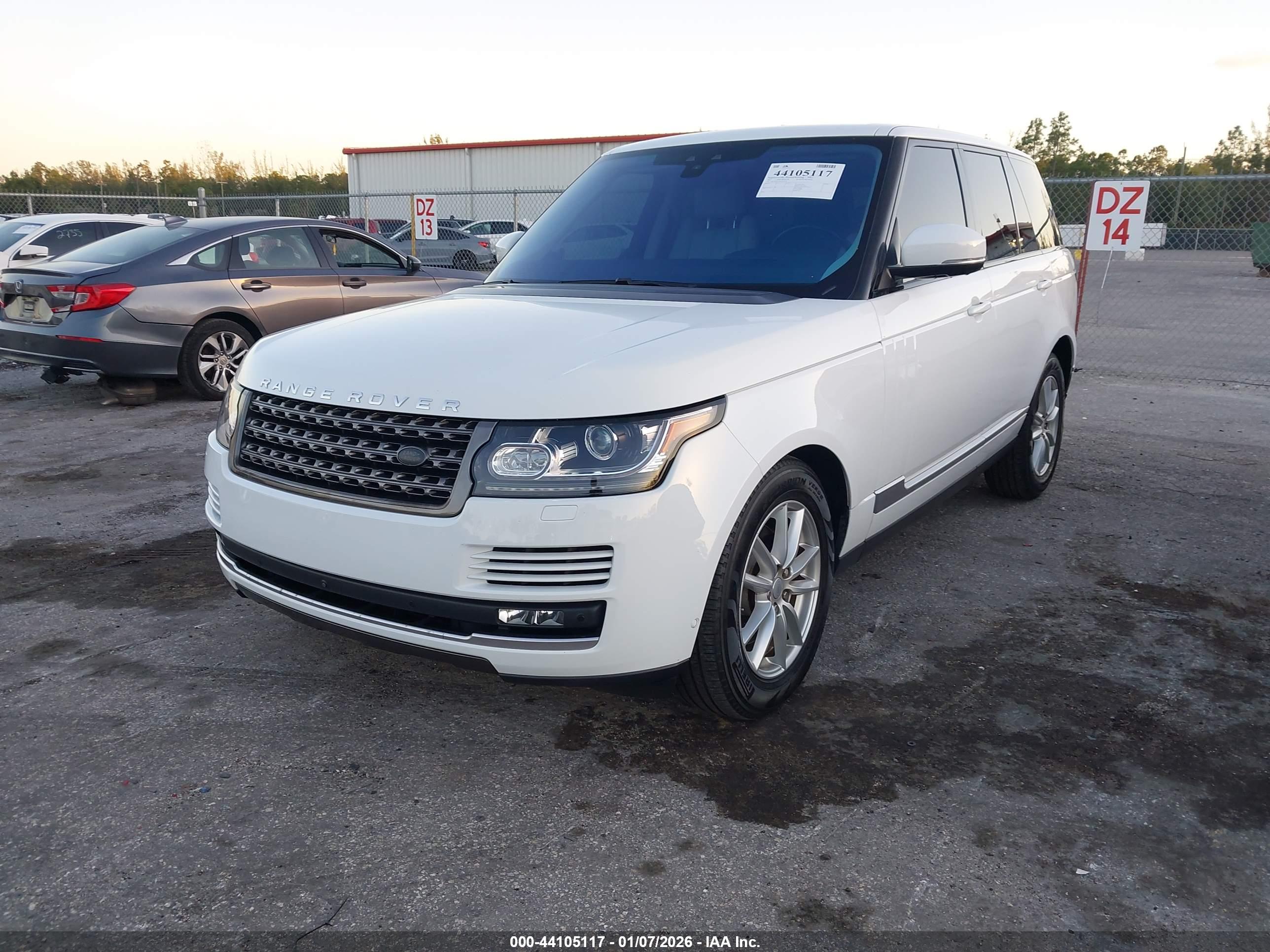 LAND ROVER image 2