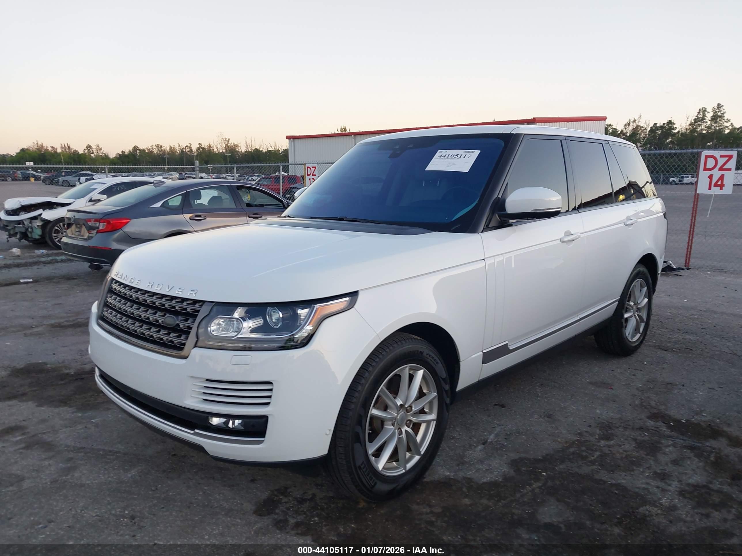 LAND ROVER image 6
