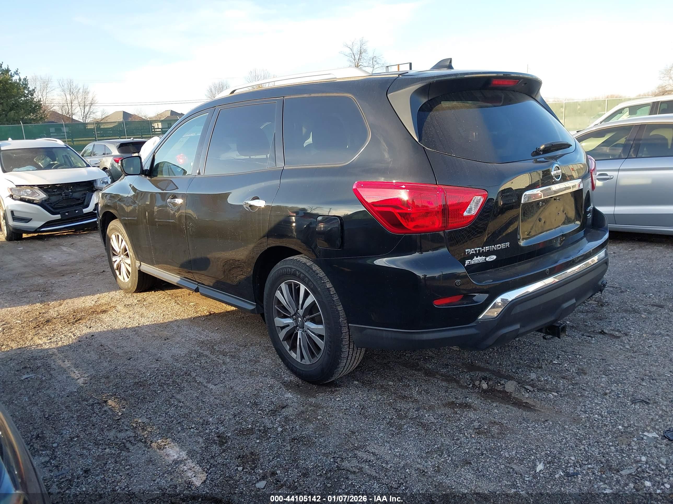 NISSAN PATHFINDER image 3
