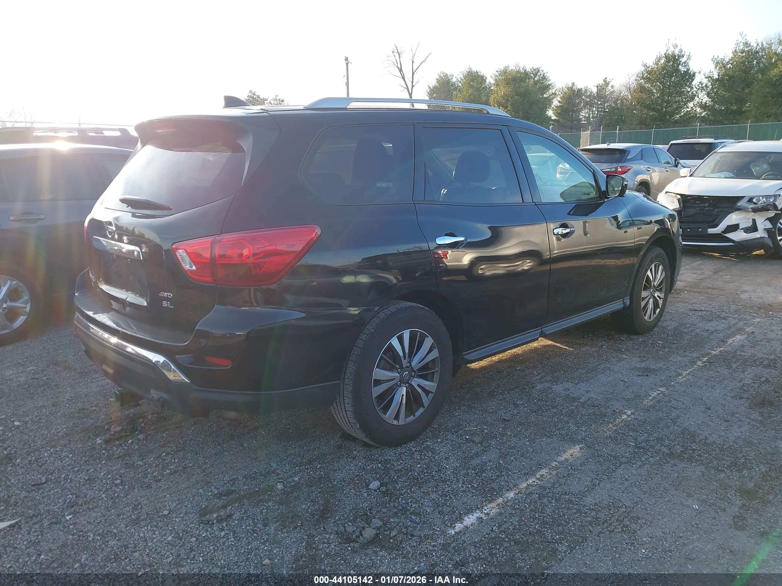 NISSAN PATHFINDER image 4