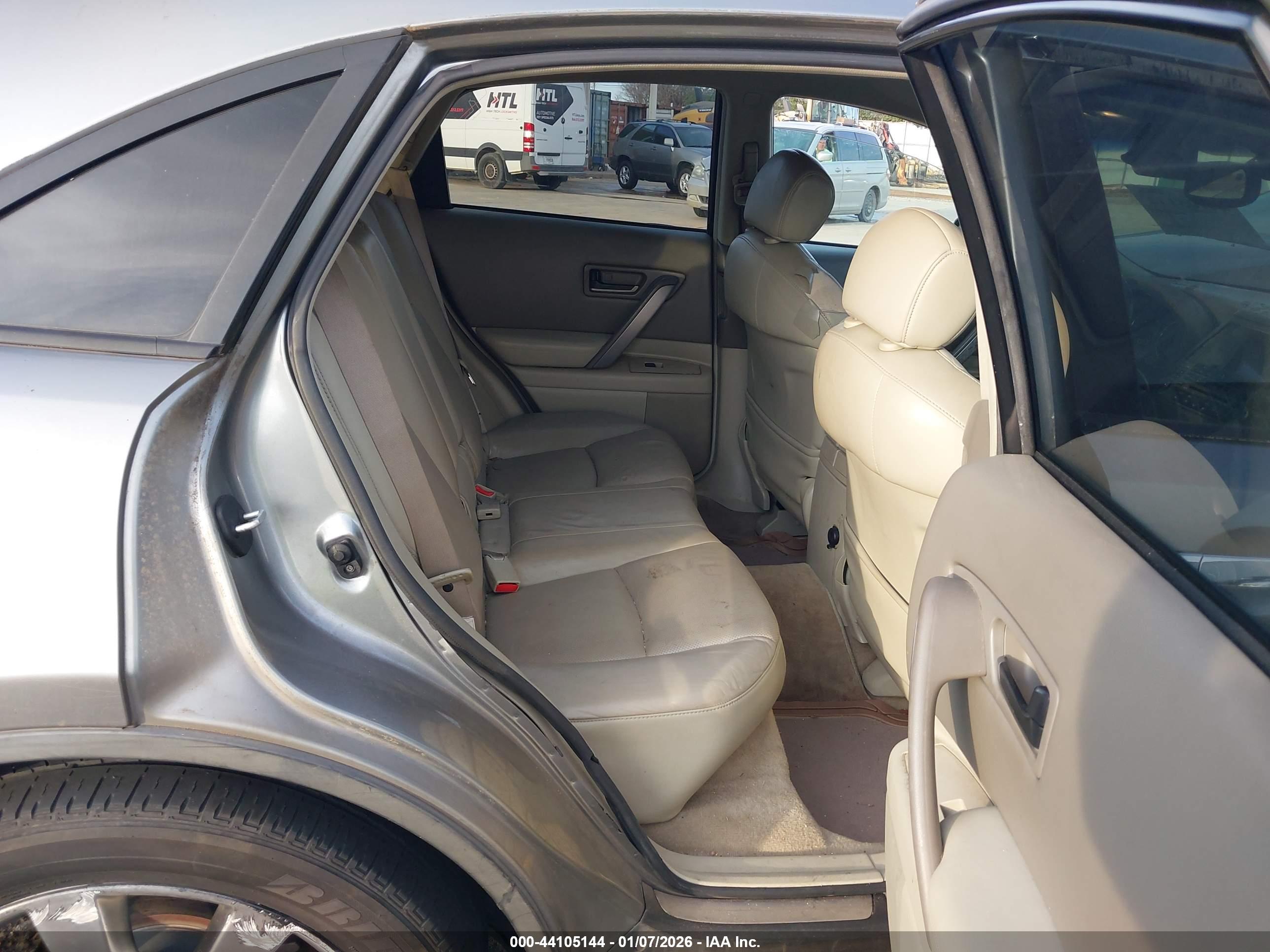 INFINITI FX35 image 8