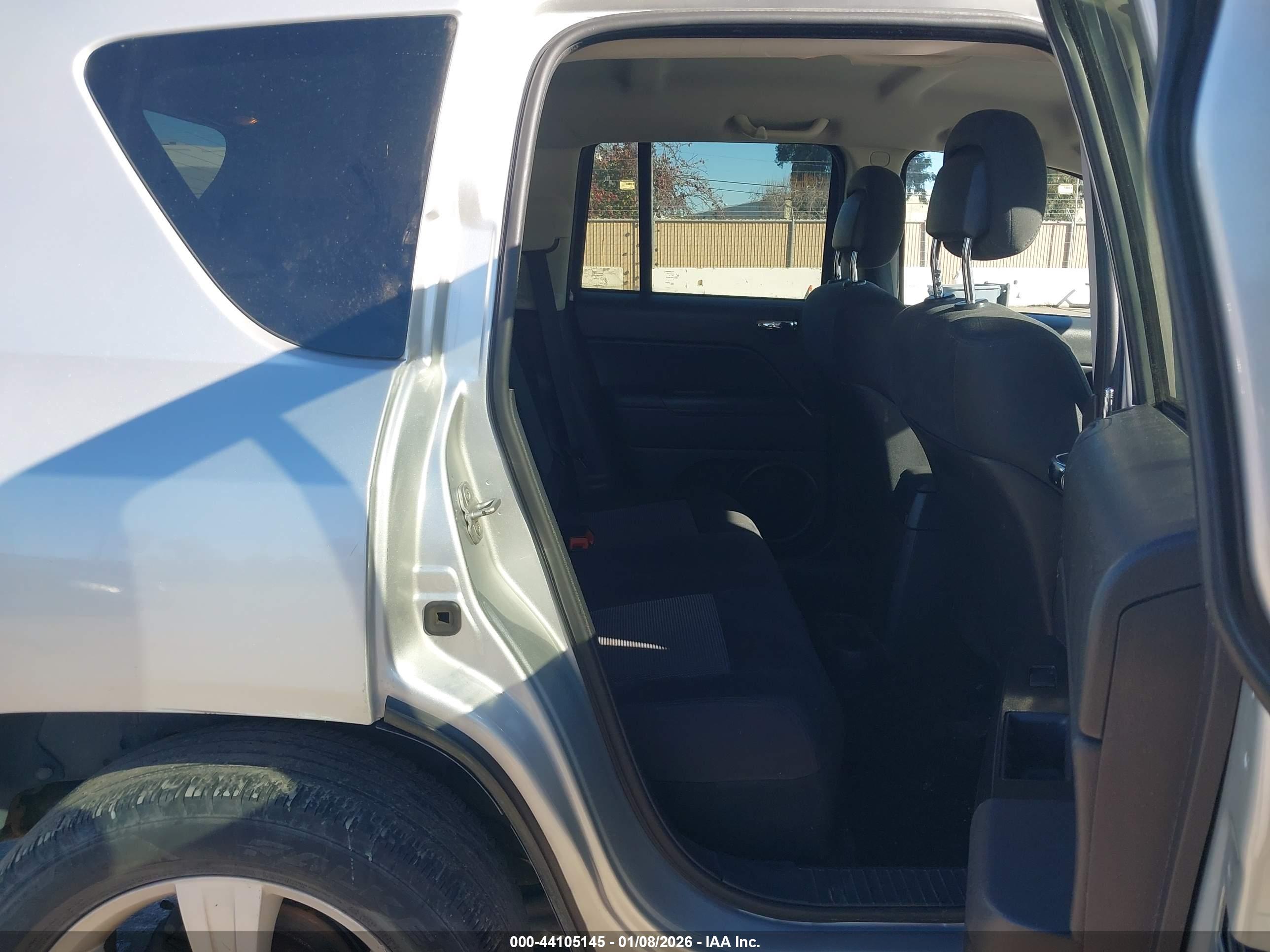 JEEP COMPASS image 8