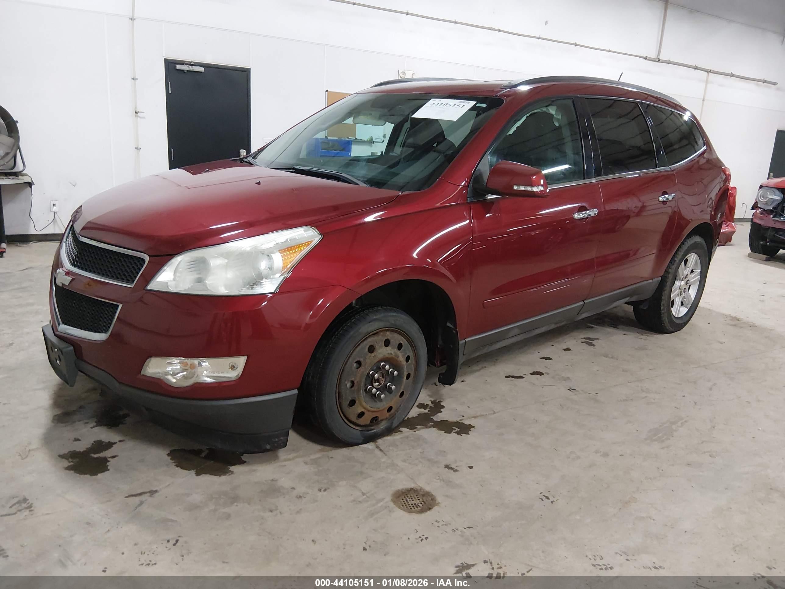 CHEVROLET TRAVERSE image 2