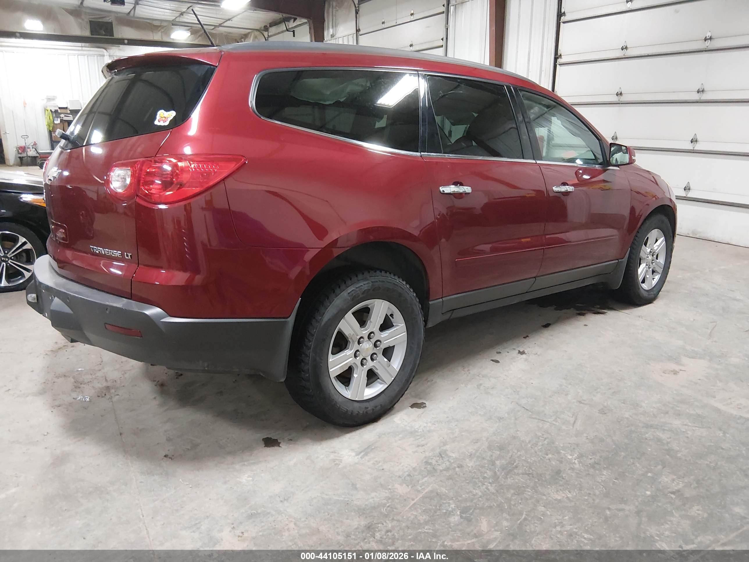 CHEVROLET TRAVERSE image 4