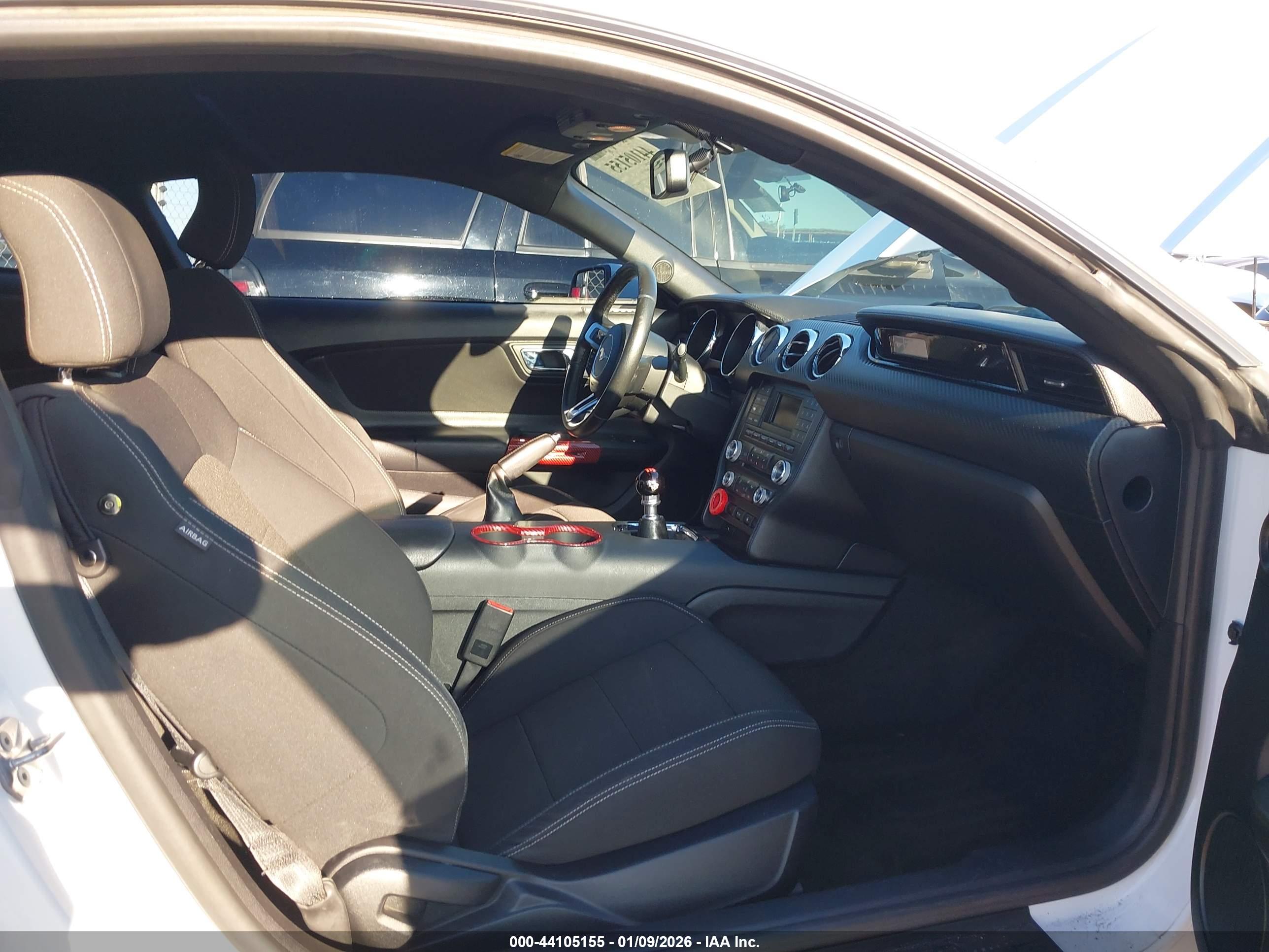 FORD MUSTANG image 5