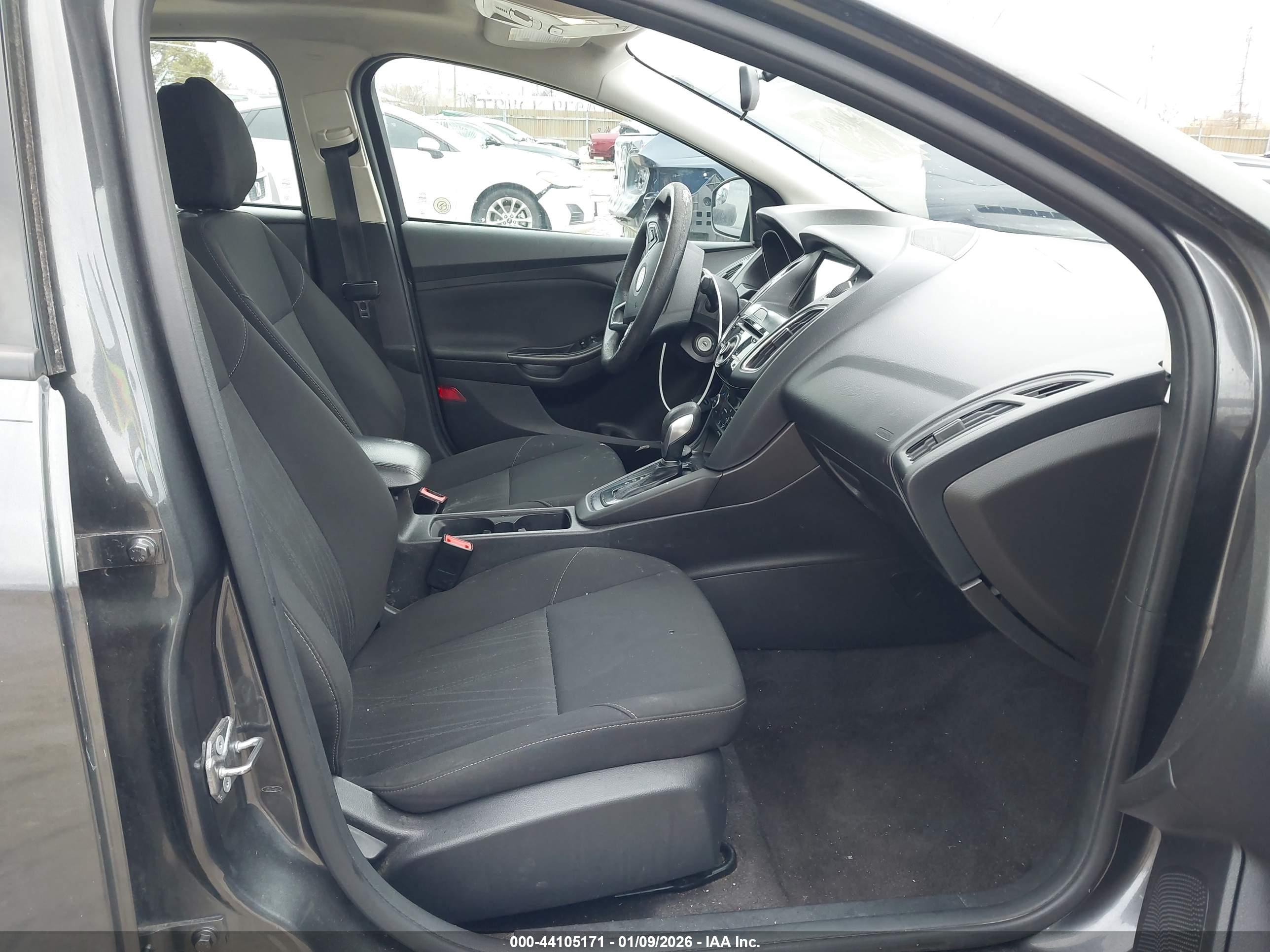 FORD FOCUS image 5