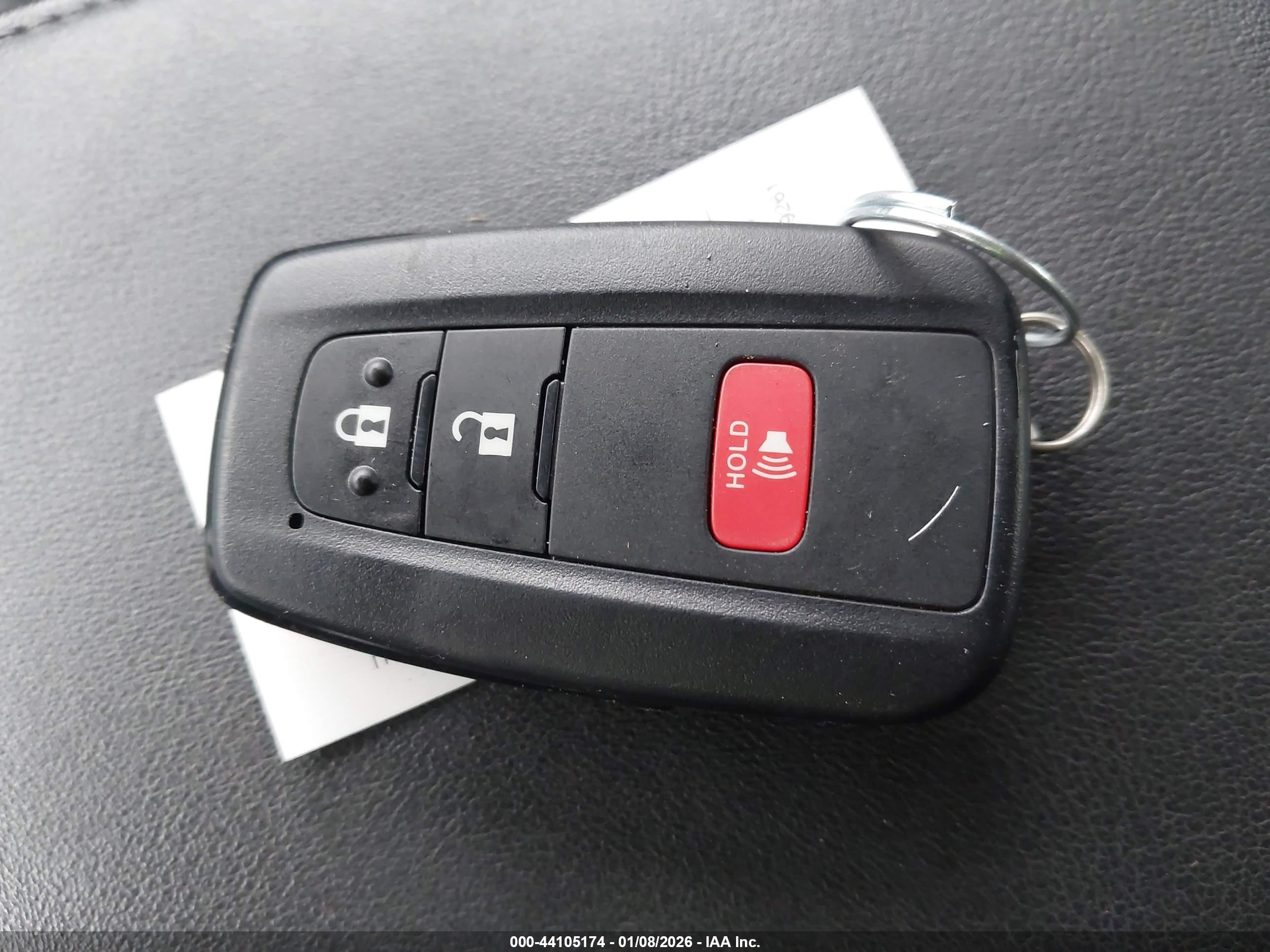 TOYOTA PRIUS image 11
