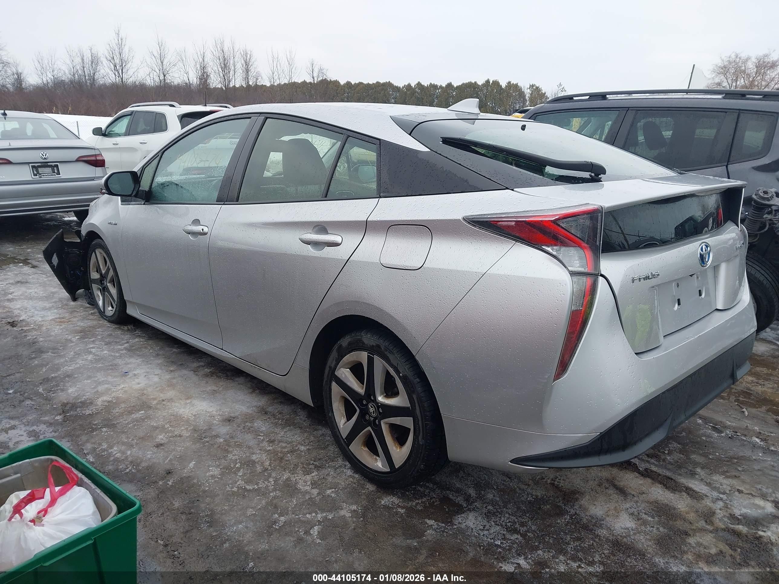 TOYOTA PRIUS image 3