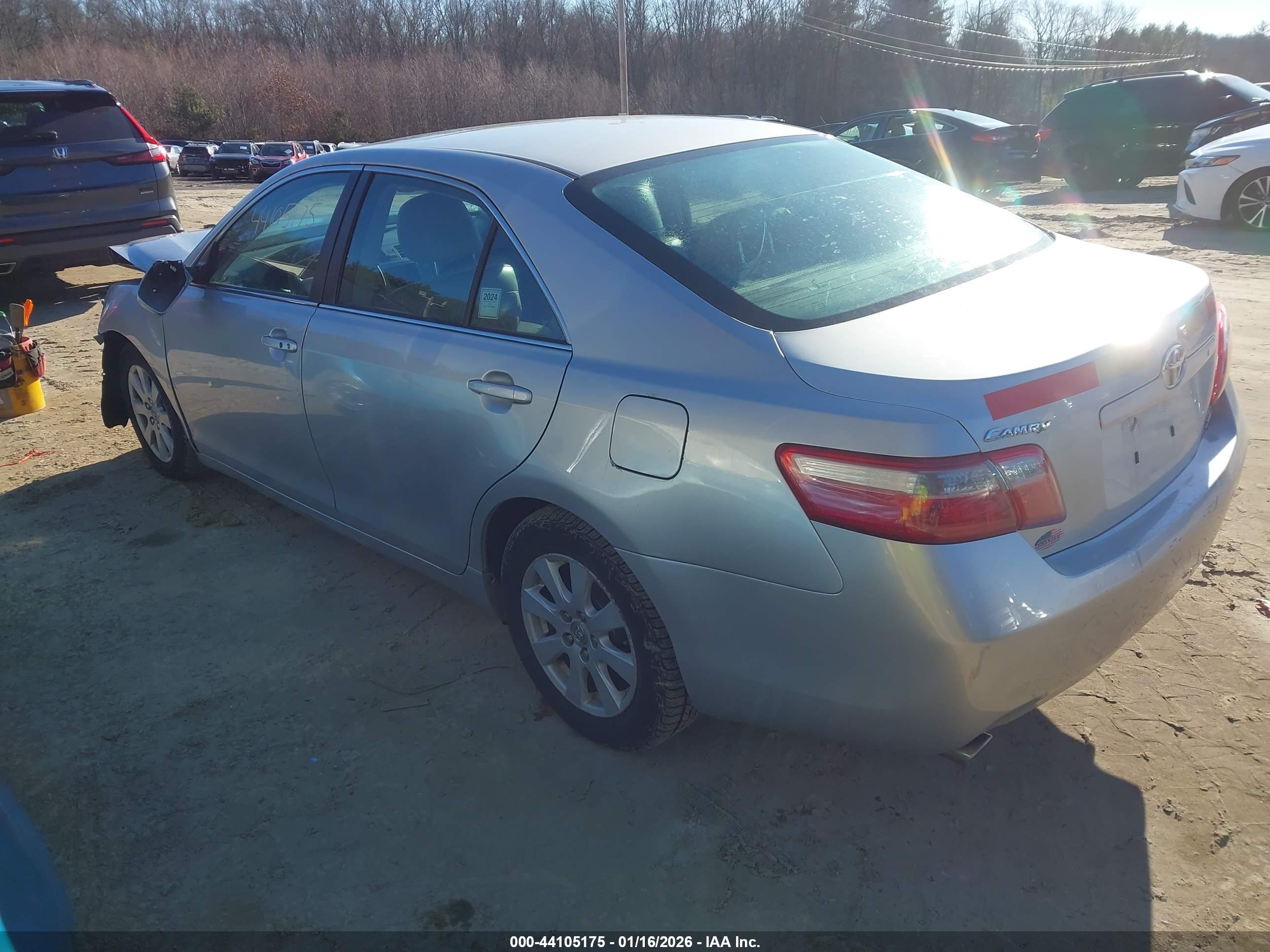 TOYOTA CAMRY image 3