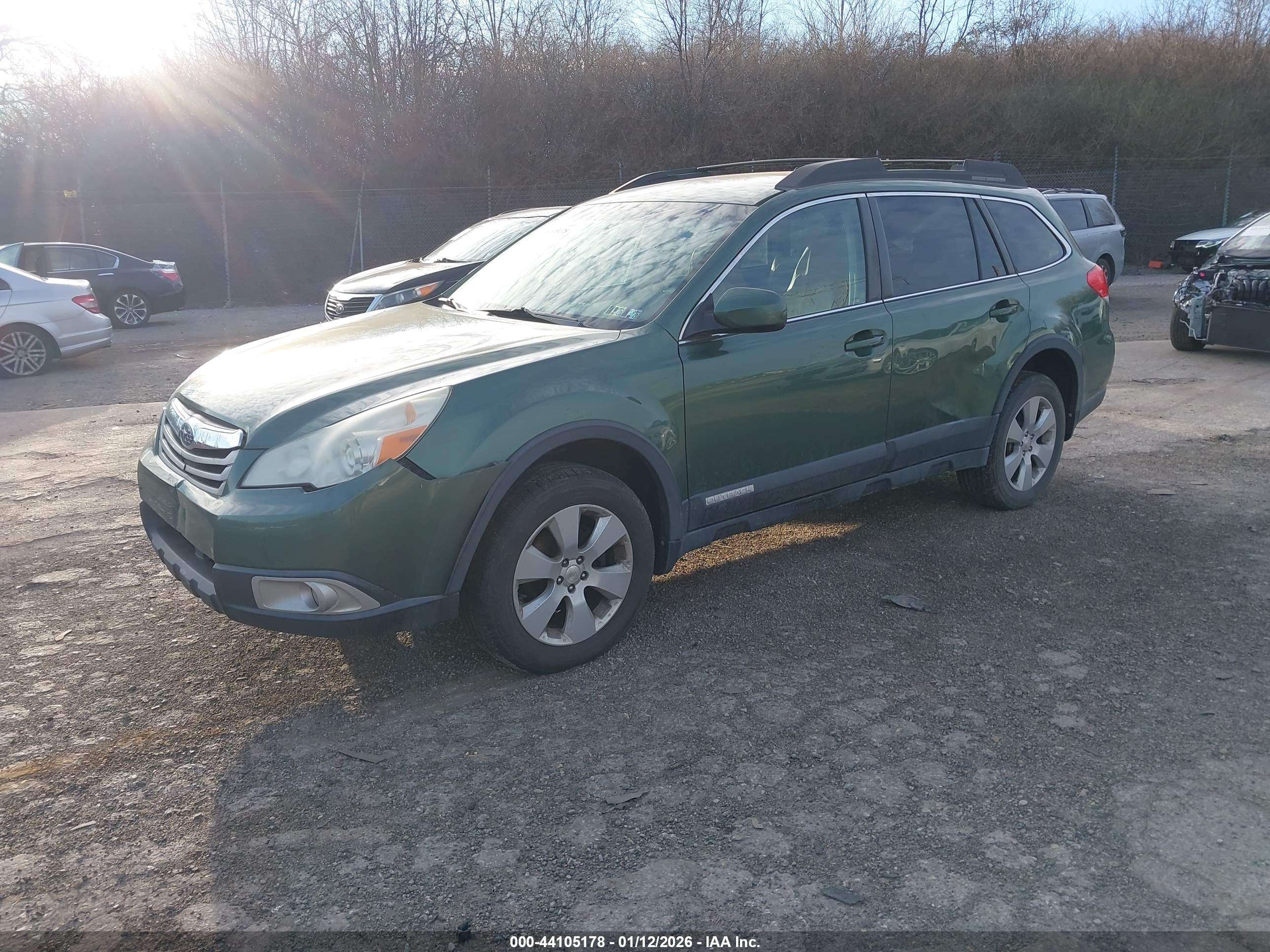 SUBARU OUTBACK image 2