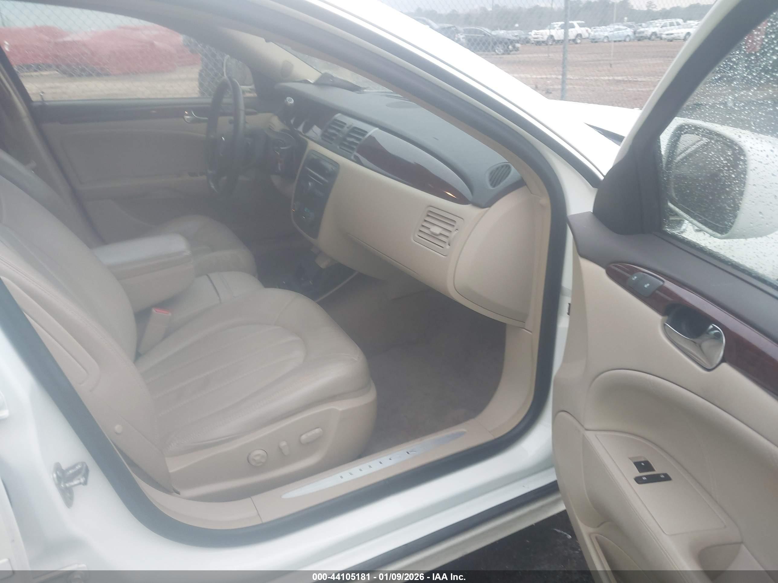 BUICK LUCERNE image 5
