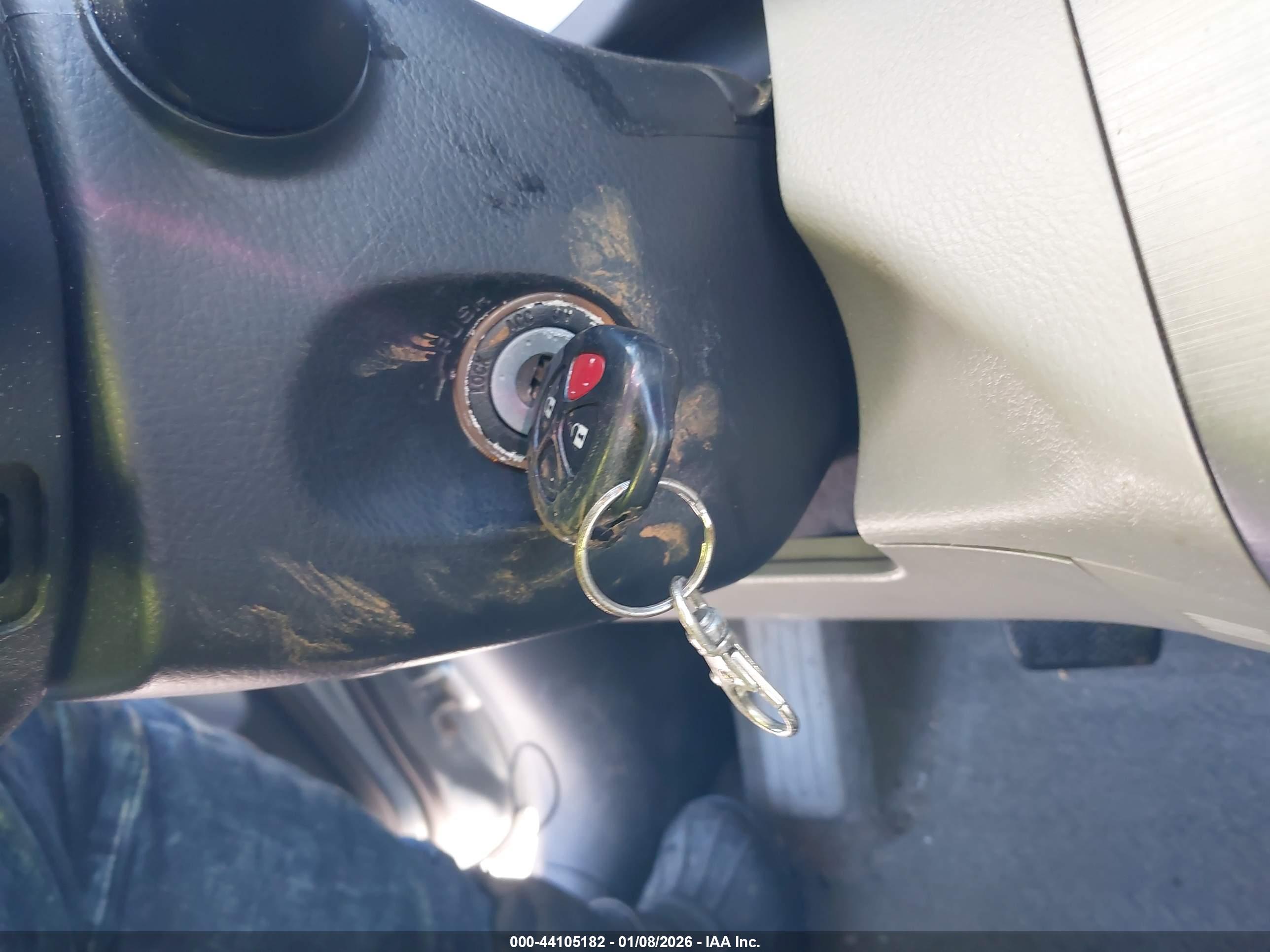 TOYOTA RAV4 image 11